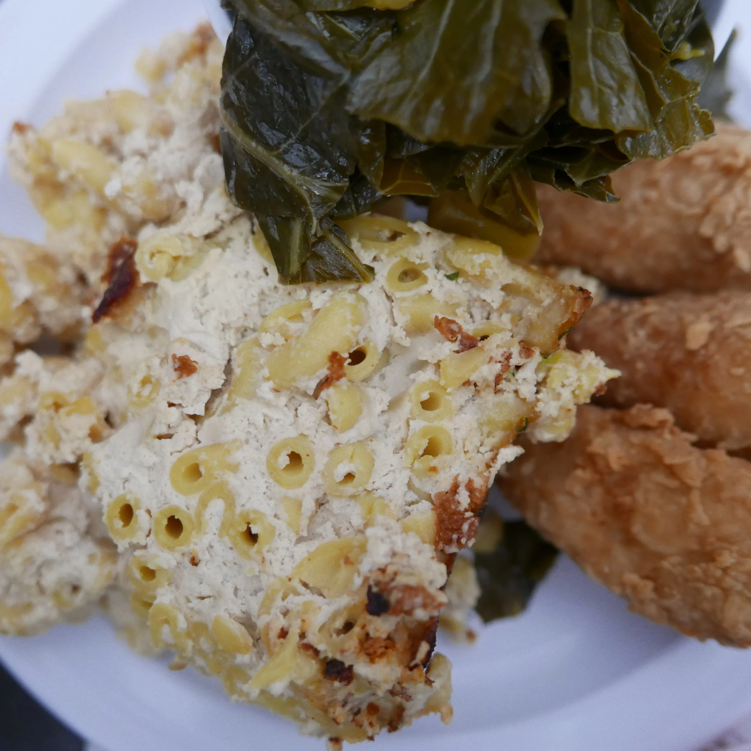 The amazing vegan mac and cheese, fried chicken, and collard greens 