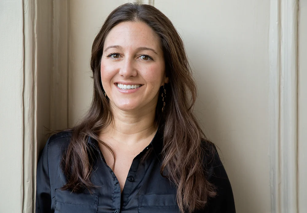 Jessica Redondo Bio — THE WISEMAN GROUP