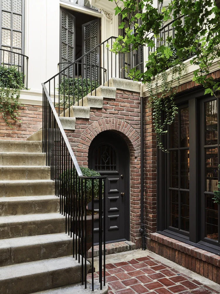 002_P.V.W._831Mason_Courtyard_170 (1).jpg