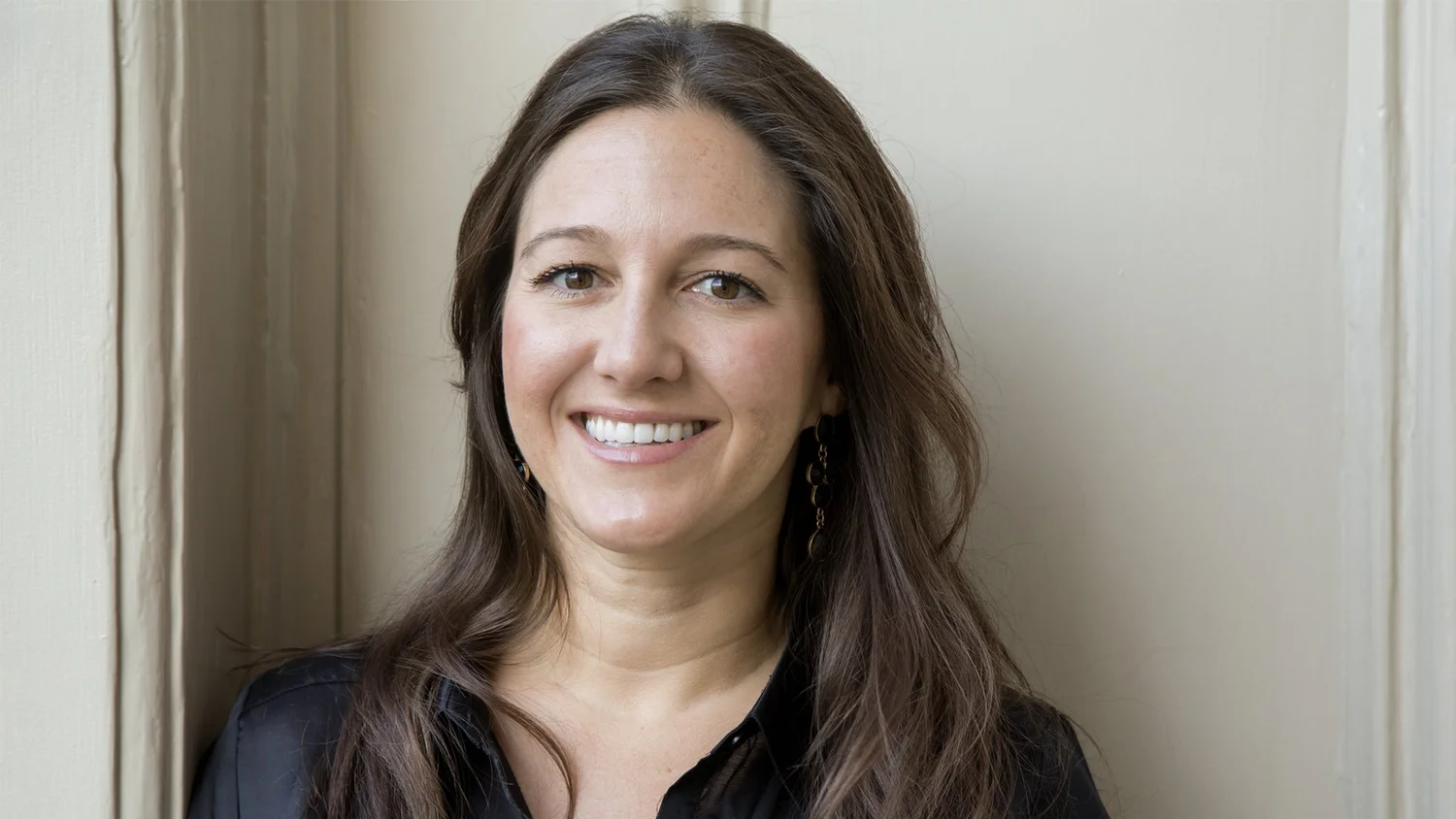 Jessica Redondo Bio — THE WISEMAN GROUP