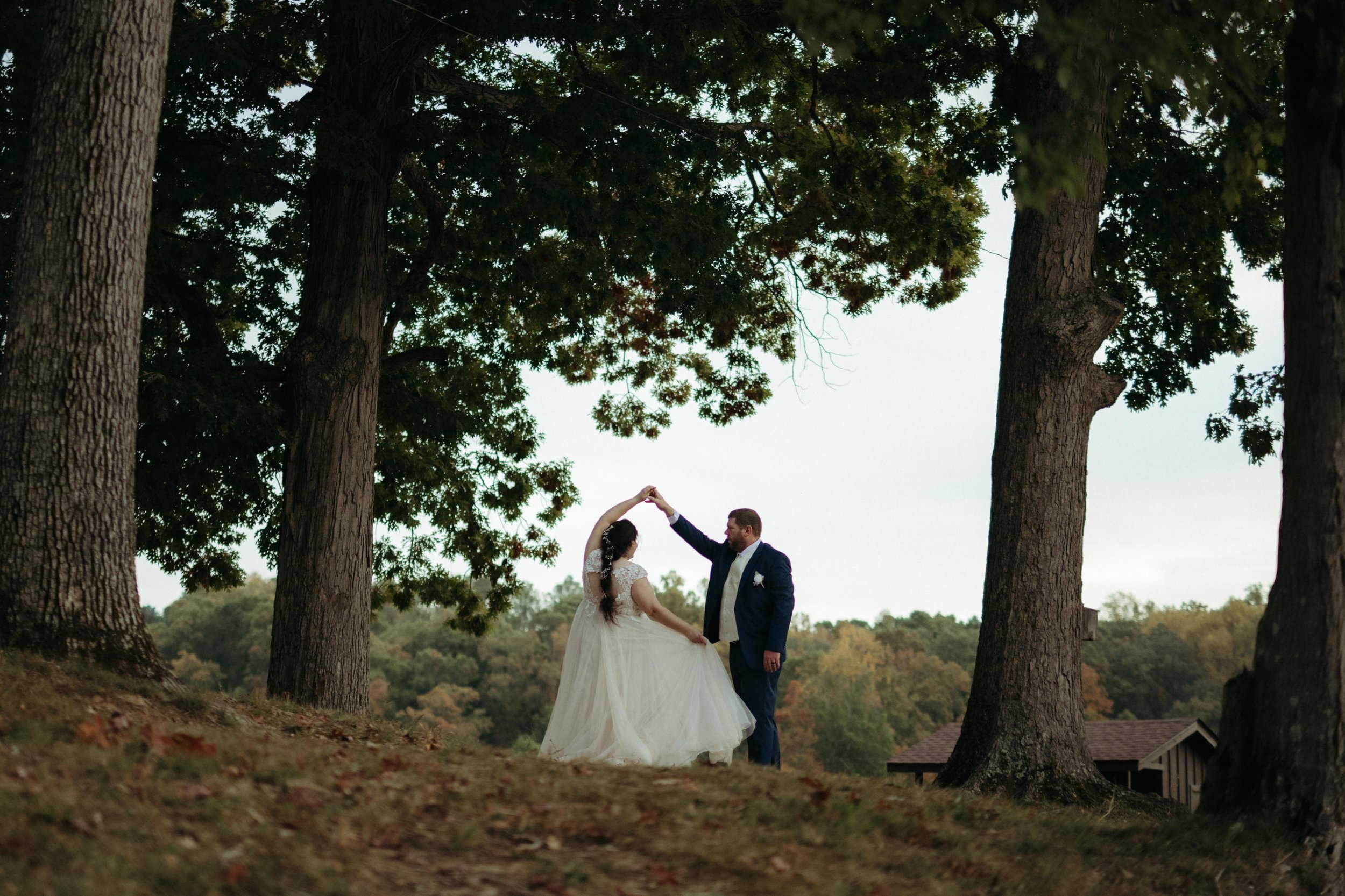 HendersonTennesseeCabinAliciaJoshWeddingEmilySwanPhotography-65.jpg