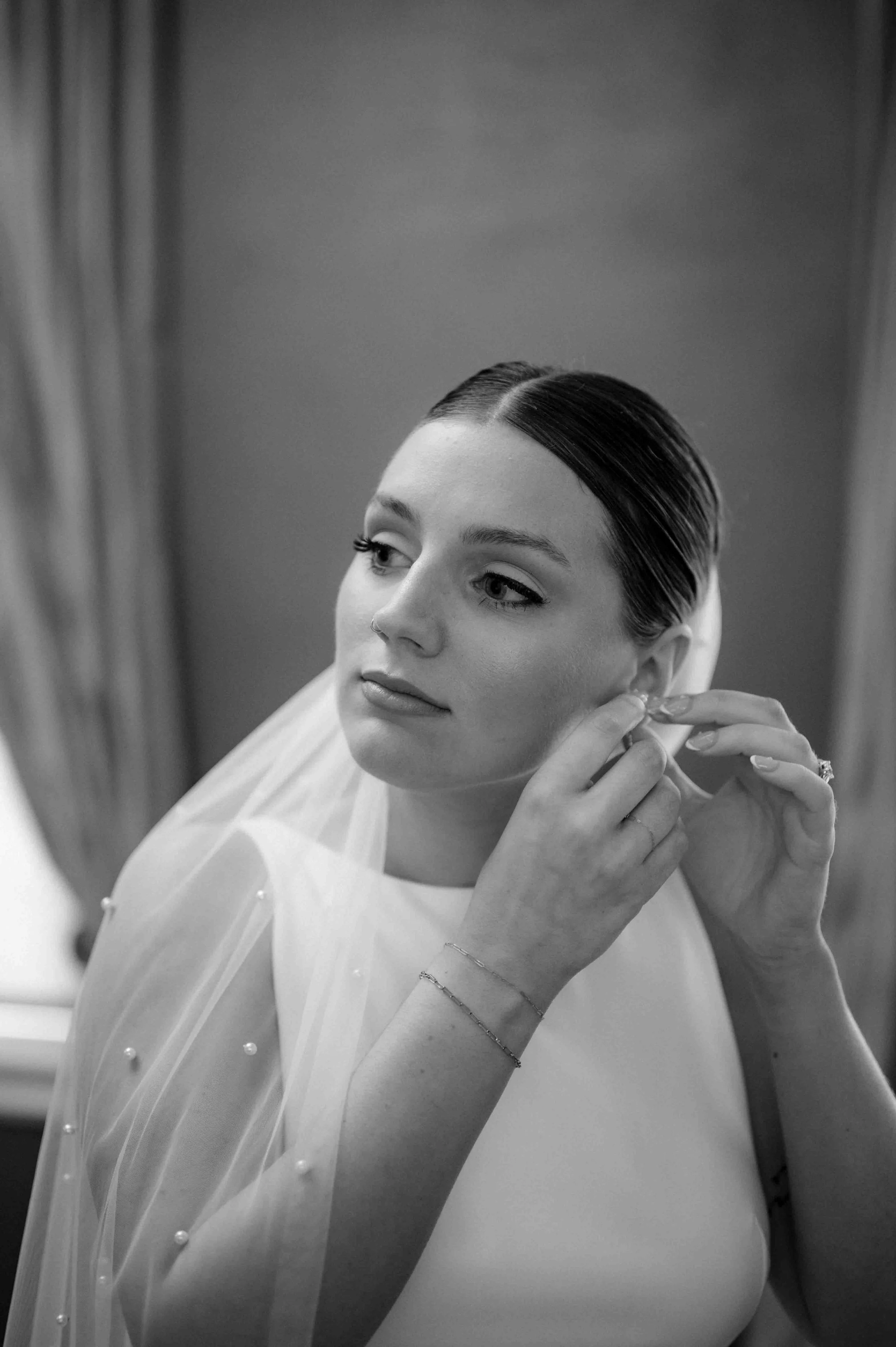 Memphis Pink Palace Museum of Science and History wedding, moody Memphis wedding photographer, cinematic Memphis wedding photographer, Memphis documentary wedding photographer, Memphis museum wedding, editorial Memphis wedding photographer