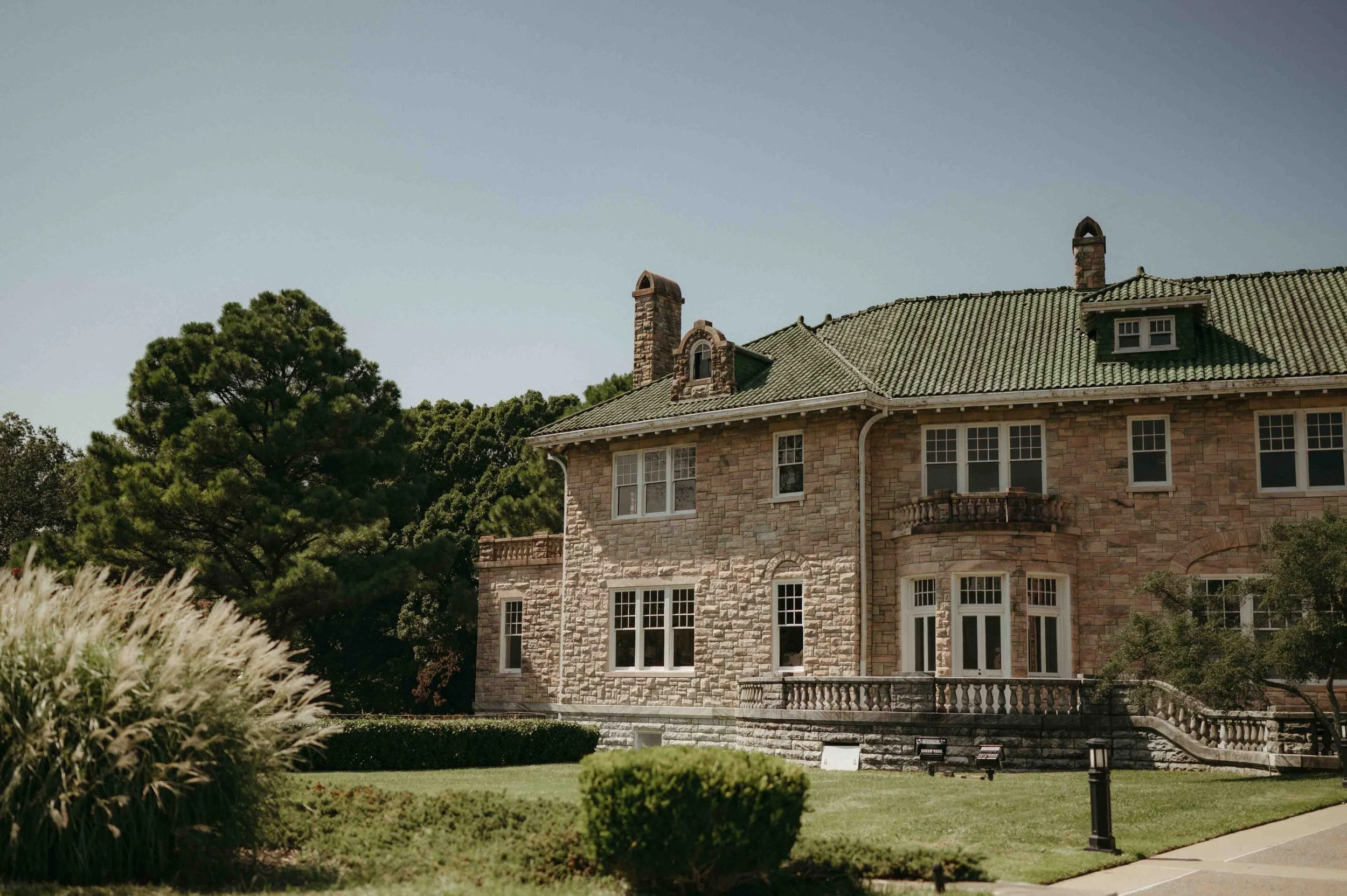 Memphis Pink Palace Museum of Science and History wedding, moody Memphis wedding photographer, cinematic Memphis wedding photographer, Memphis documentary wedding photographer, Memphis museum wedding, editorial Memphis wedding photographer