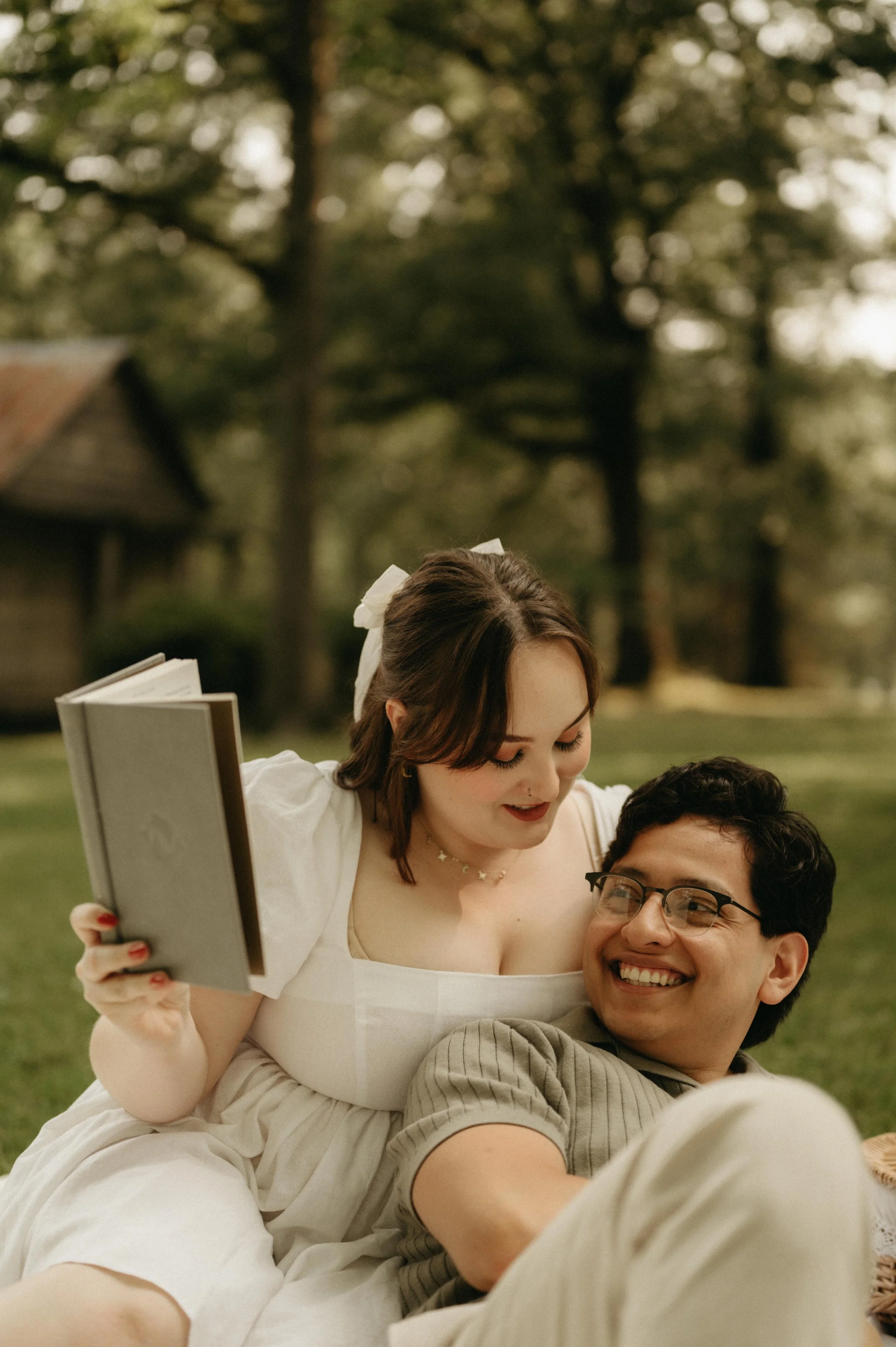 Picnic engagement session in Memphis Tennesse, moody Memphis wedding photographer, cinematic Memphis wedding photographer, Memphis documentary wedding photographer, Memphis engagement photos, Shelby Farms engagement photos