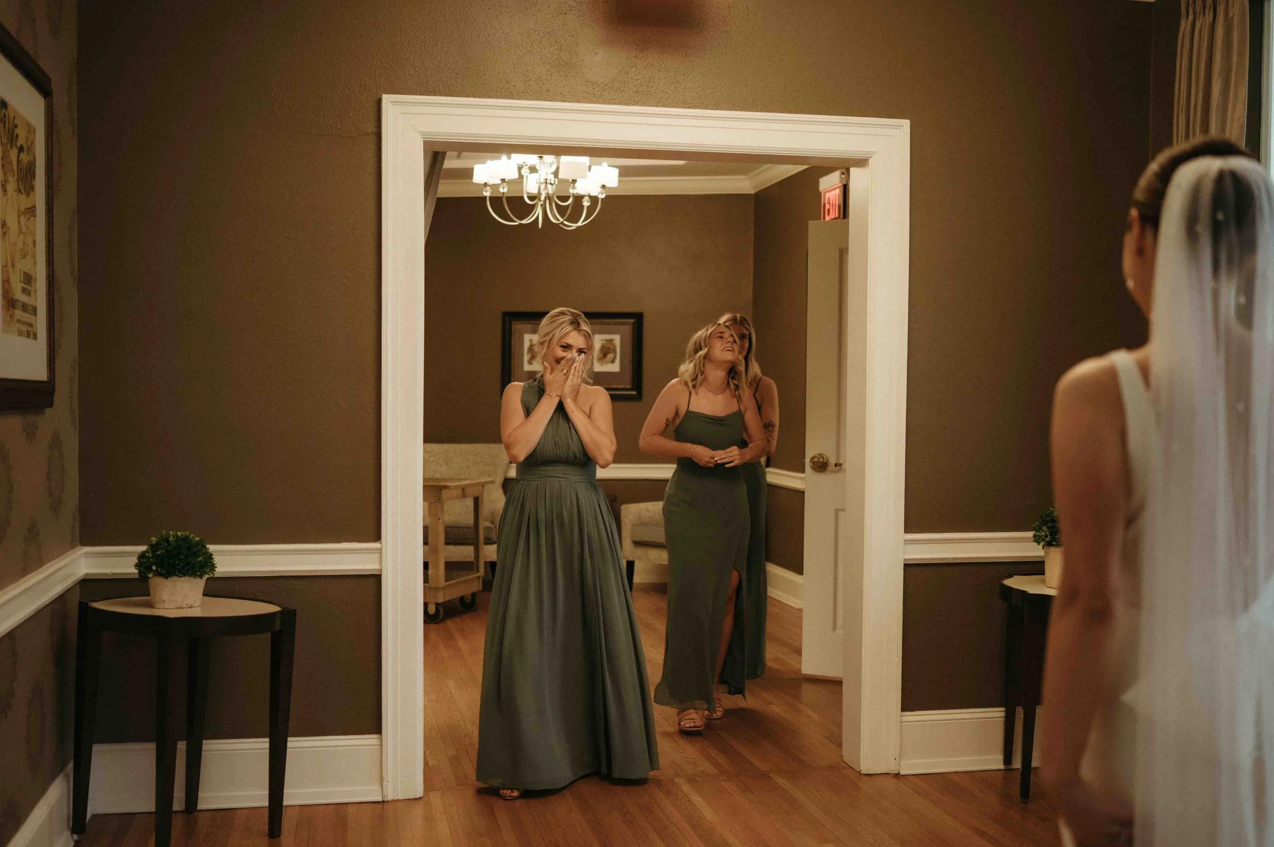 Memphis Pink Palace Museum of Science and History wedding, moody Memphis wedding photographer, cinematic Memphis wedding photographer, Memphis documentary wedding photographer, Memphis museum wedding, editorial Memphis wedding photographer