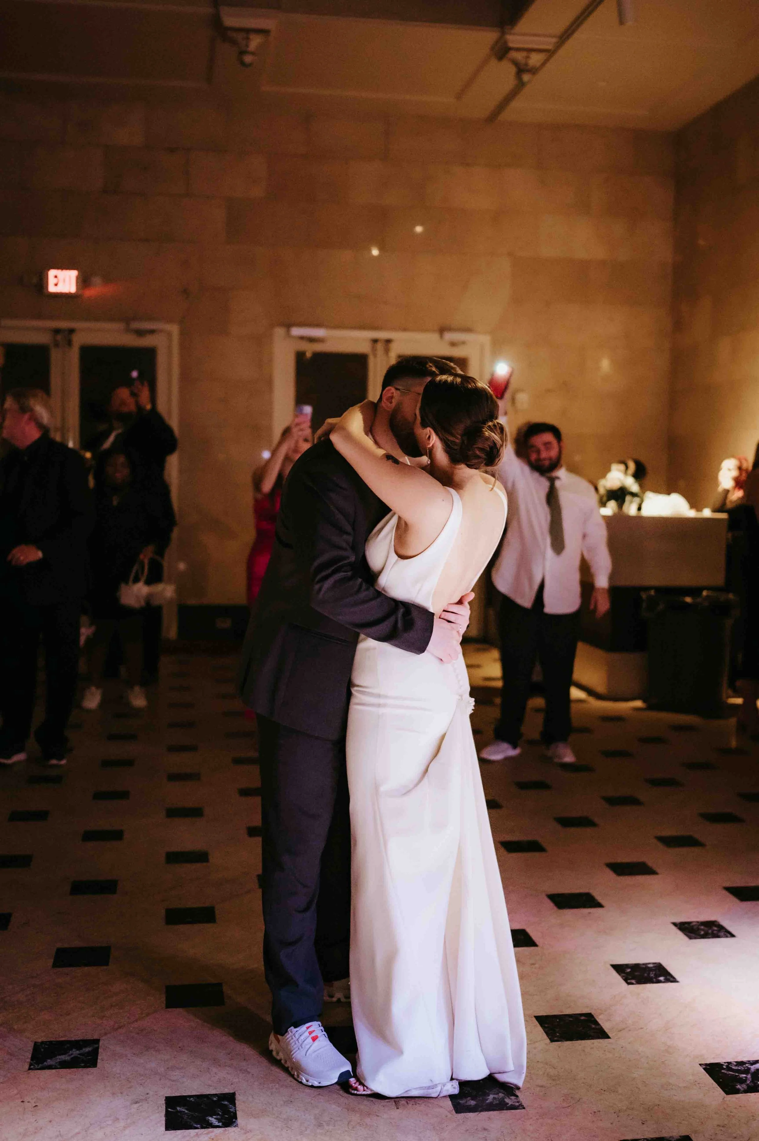 Memphis Pink Palace Museum of Science and History wedding, moody Memphis wedding photographer, cinematic Memphis wedding photographer, Memphis documentary wedding photographer, Memphis museum wedding, editorial Memphis wedding photographer