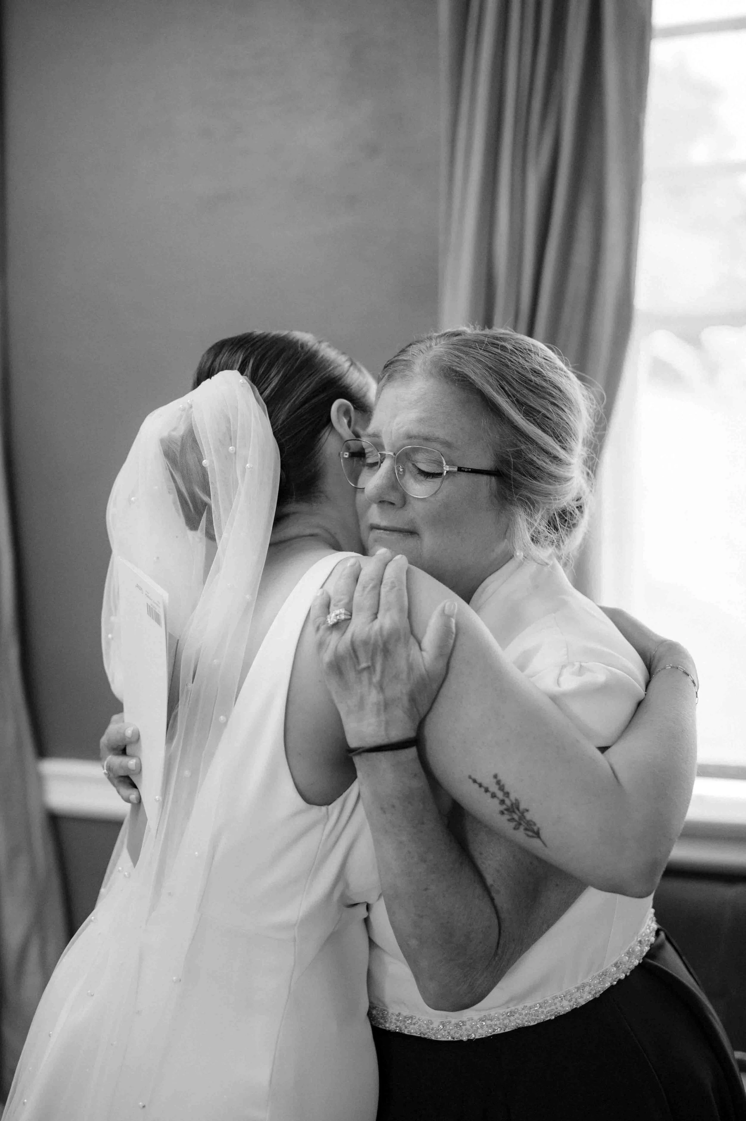 Memphis Pink Palace Museum of Science and History wedding, moody Memphis wedding photographer, cinematic Memphis wedding photographer, Memphis documentary wedding photographer, Memphis museum wedding, editorial Memphis wedding photographer