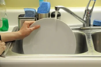 washing dishes.jpg