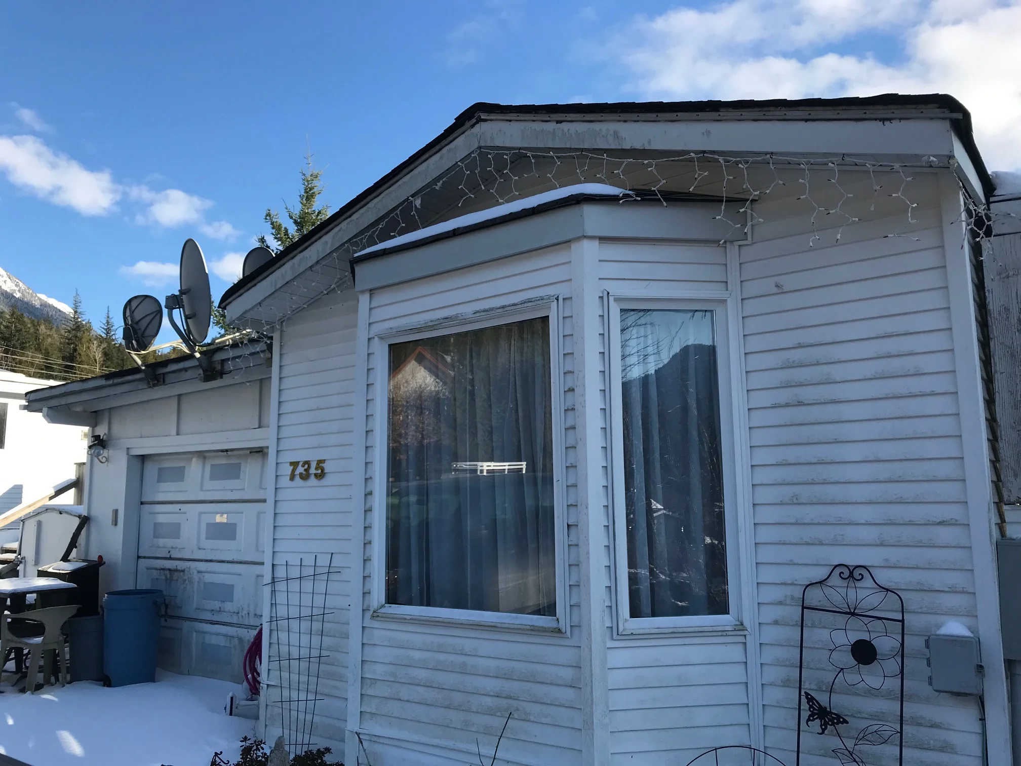 FRONT EXTERIOR.jpg