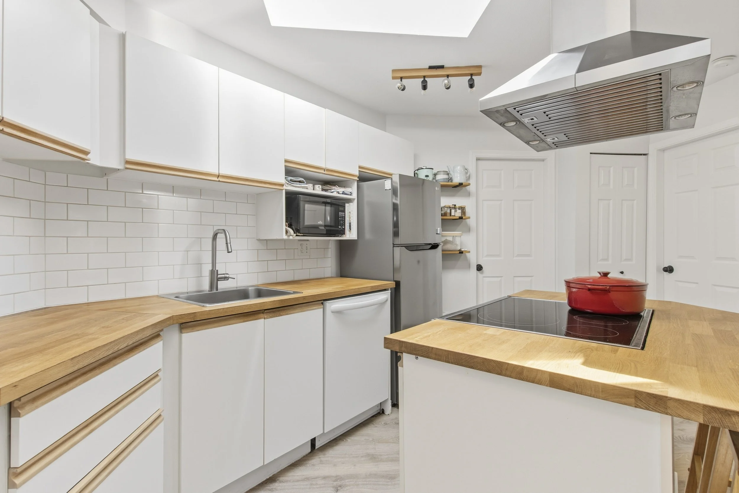40140 WILLOW CRES 304 HSP 2026-10.jpg