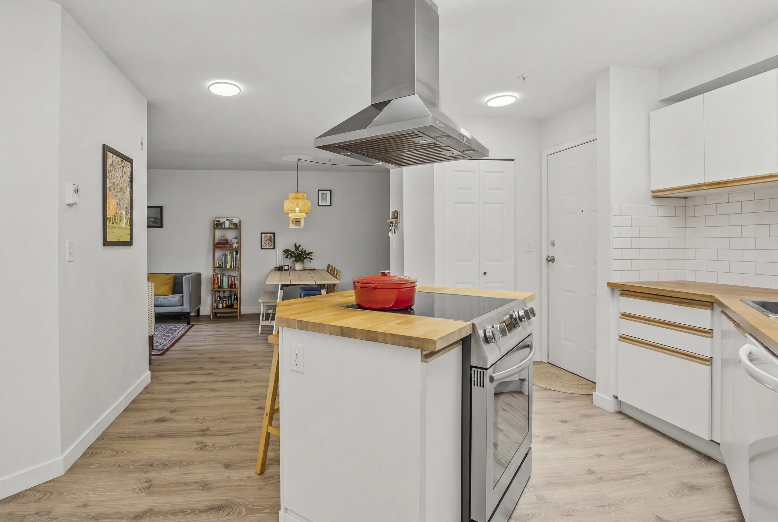 40140 WILLOW CRES 304 HSP 2026-11.jpg