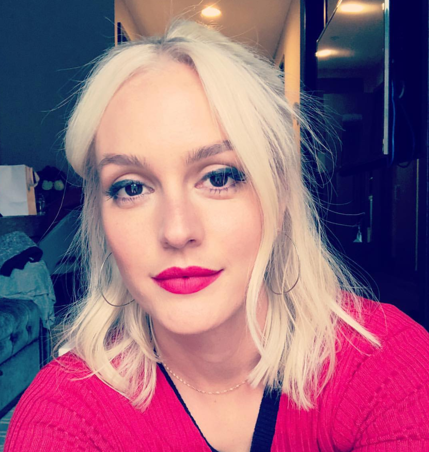 Dernière heure : L'actrice américaine Leighton Meester vire au blond  platine! — Brossés, image size:1428x1503