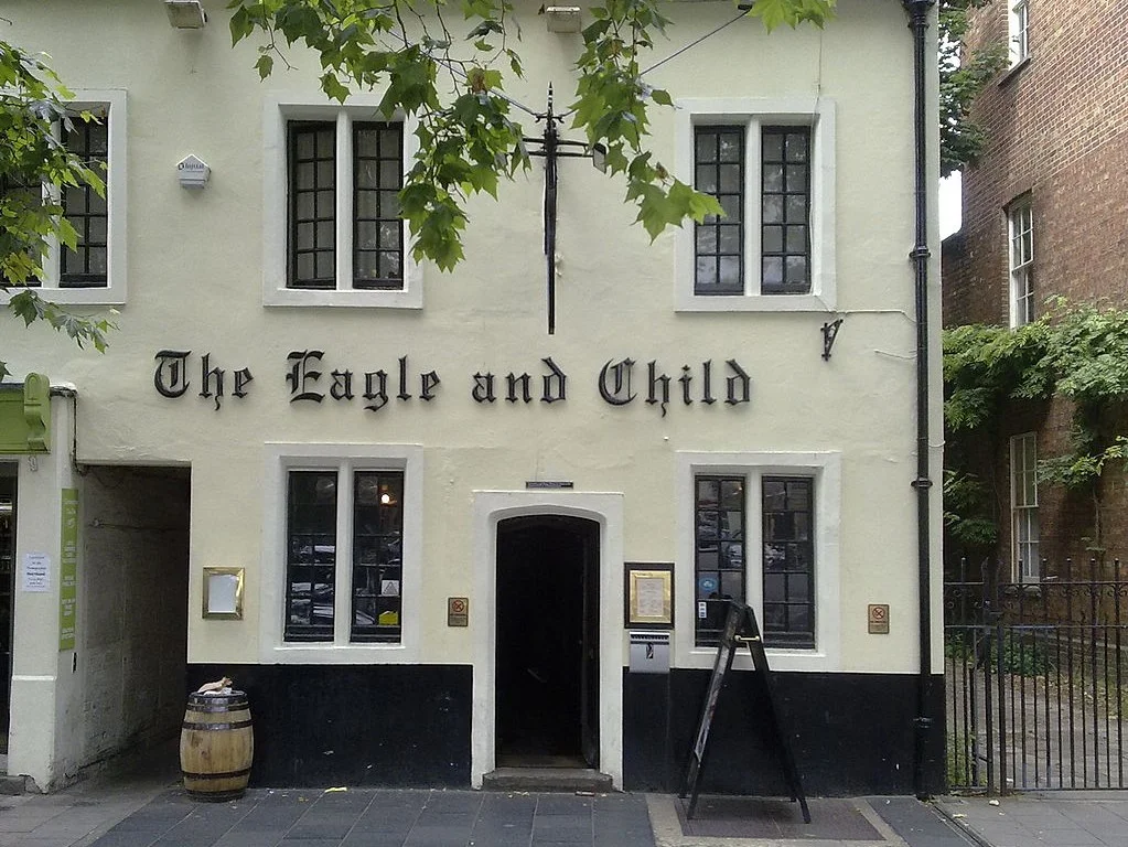 1024px-The_Eagle_and_Child_from_St_Giles_Street.jpg