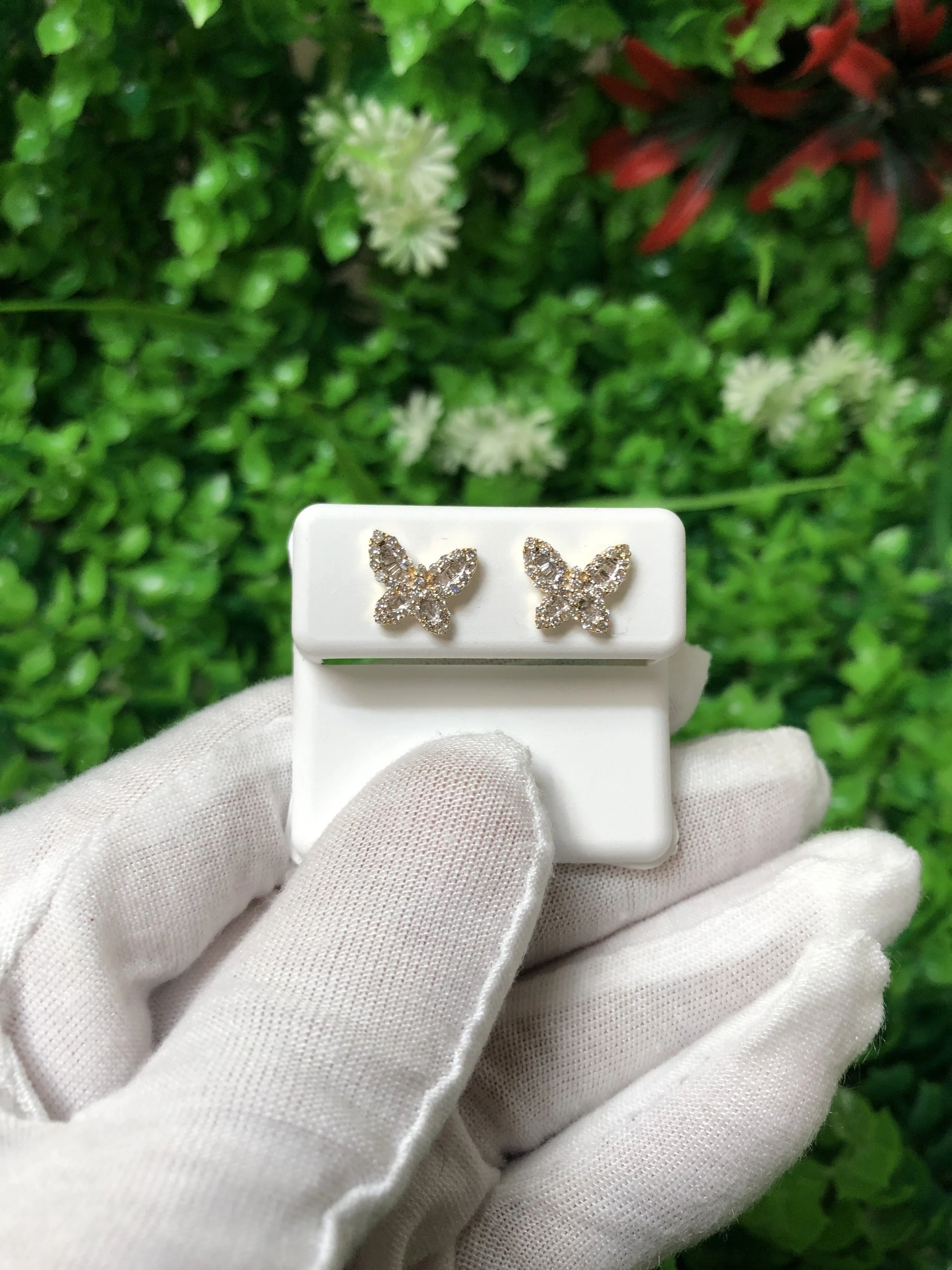 14kt gold 0.65ctw VS2/SI1 diamond butterfly earrings $999