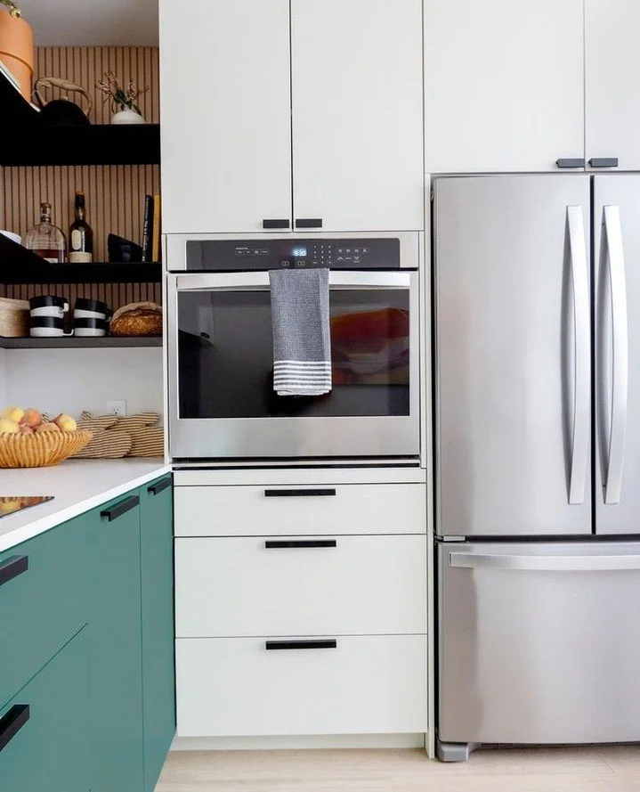 Here’s the truth ➡️
It's easy to make large kitchens great (at least it is for me), but making small kitchens great takes careful consideration, technical expertise and experience. 
That's probably why I like them so much - I'm a sucker for a g