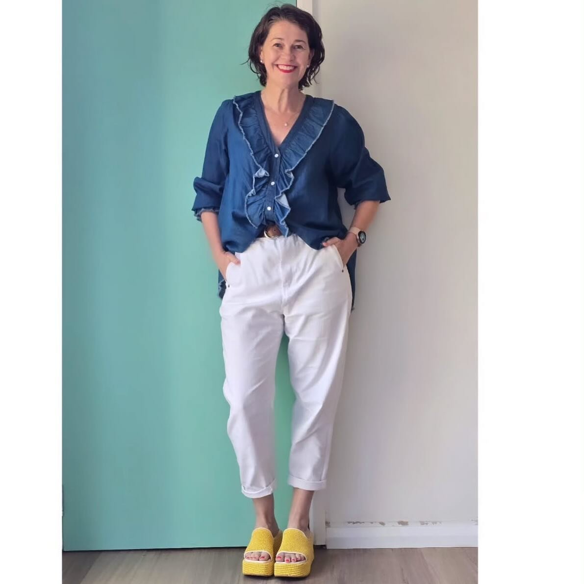 Some Saturday style by boss babe @her_madgesty_ 

#thebosseffect #styleatanyage #paperbagwaist #whitejeans #chambrayshirt #bossbabetribe #bossinyourwardrobe #bossofyourwardrobe #nattucker #makeitlookeasy #realstreetstyle #rewear #shopyourwardrobe #it