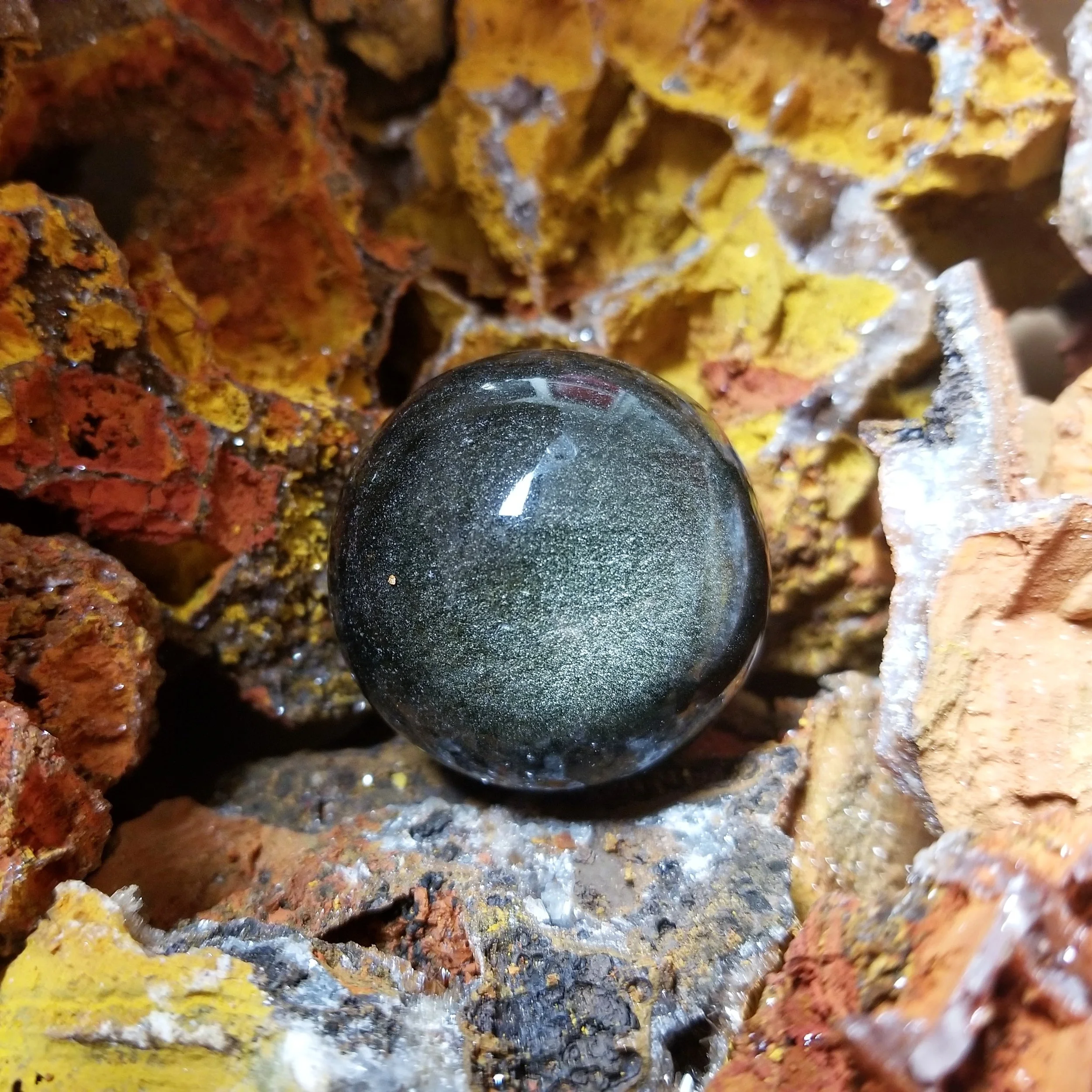 luster Obsidian Orb