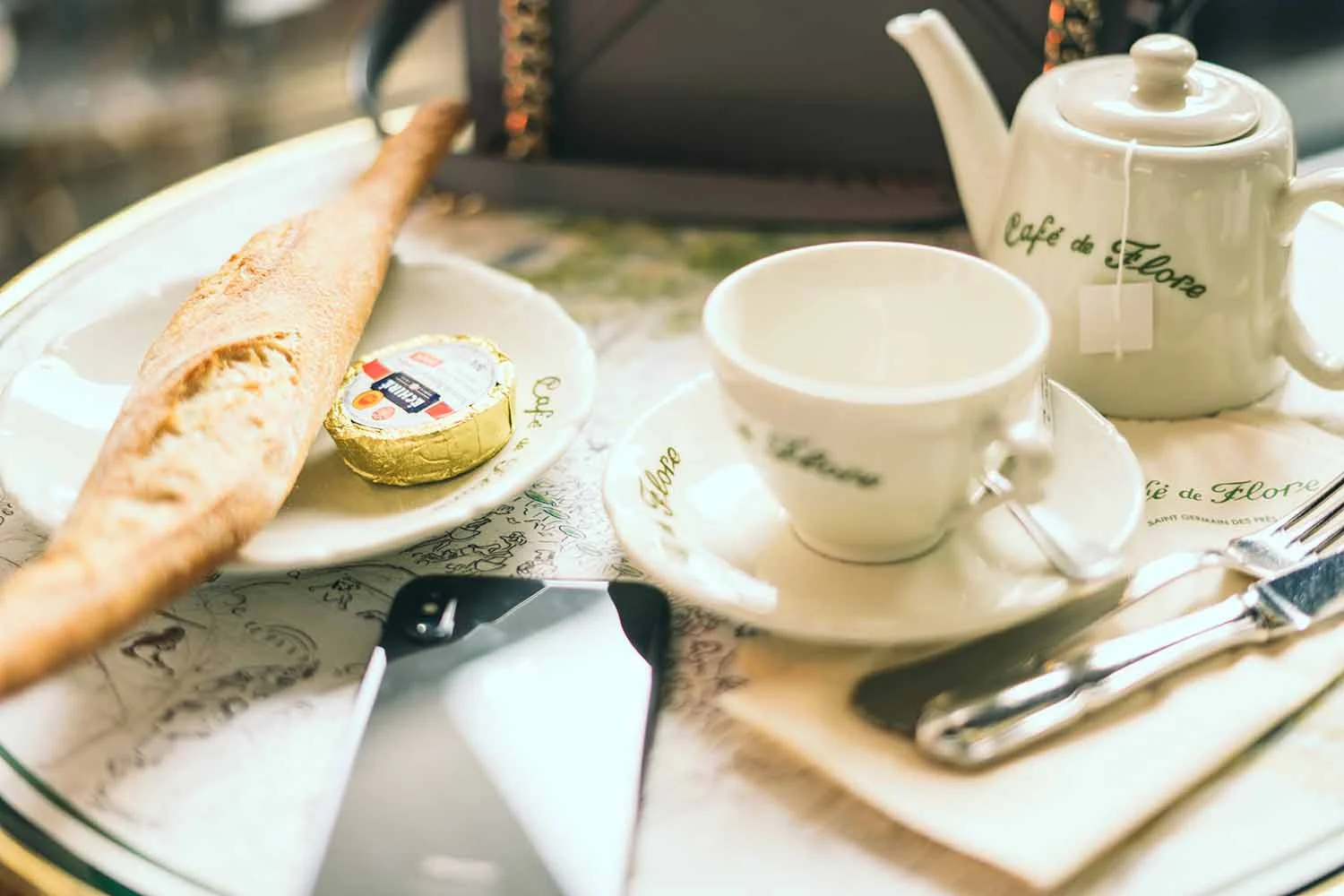 Cafe de Flore , 172 boulevard Saint Germain, 75006