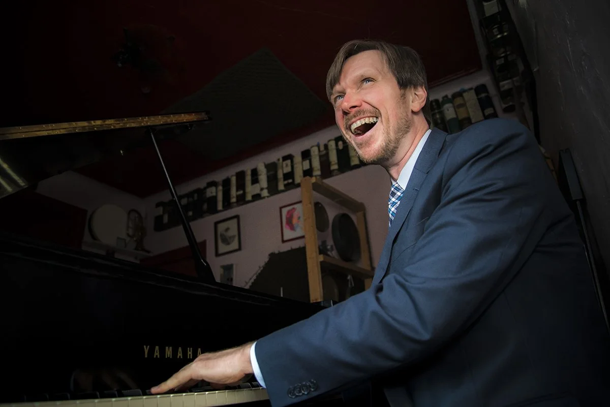Gordon Webster piano122-medrez.jpg