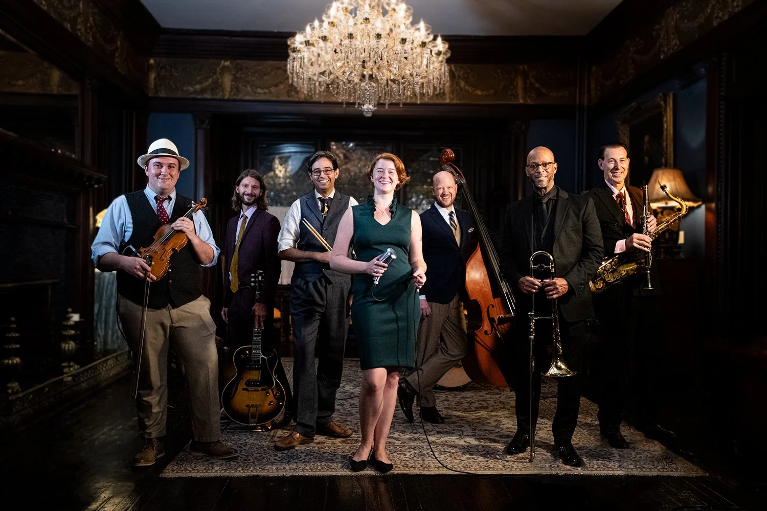 * HOT TODDIES - band portrait 0851 - wide PSD blurback 1500px.jpg