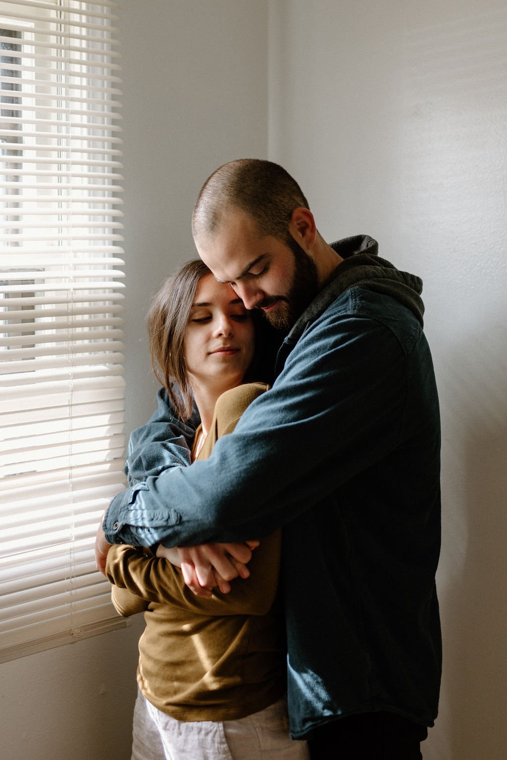 Cozy-In-Home-Engagement-Session-102.JPG