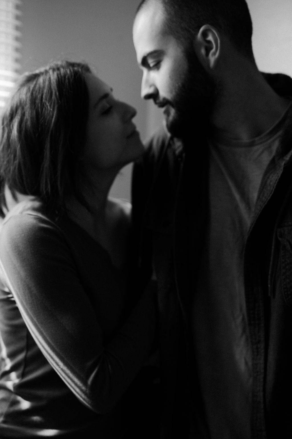 Cozy-In-Home-Engagement-Session-112.JPG