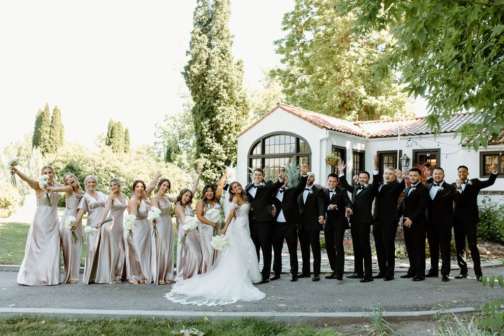 537-Groomsmen-Bridesmaids-Bridal-Party-Cottage-At-Riverbend-Boise-Idaho.JPG