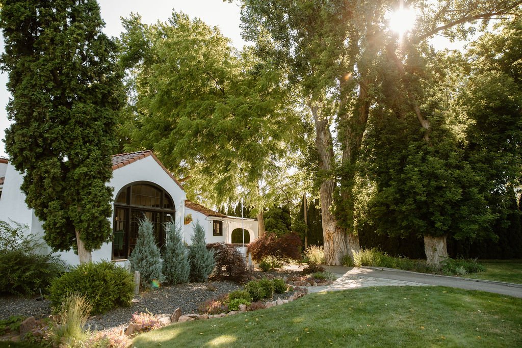 1203-Wedding-Cottage-At-Riverbend-Boise-Idaho-Reception.JPG