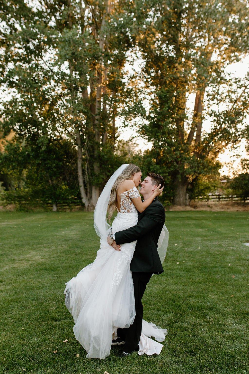 1784-Wedding-Cottage-At-Riverbend-Boise-Idaho-Reception.JPG