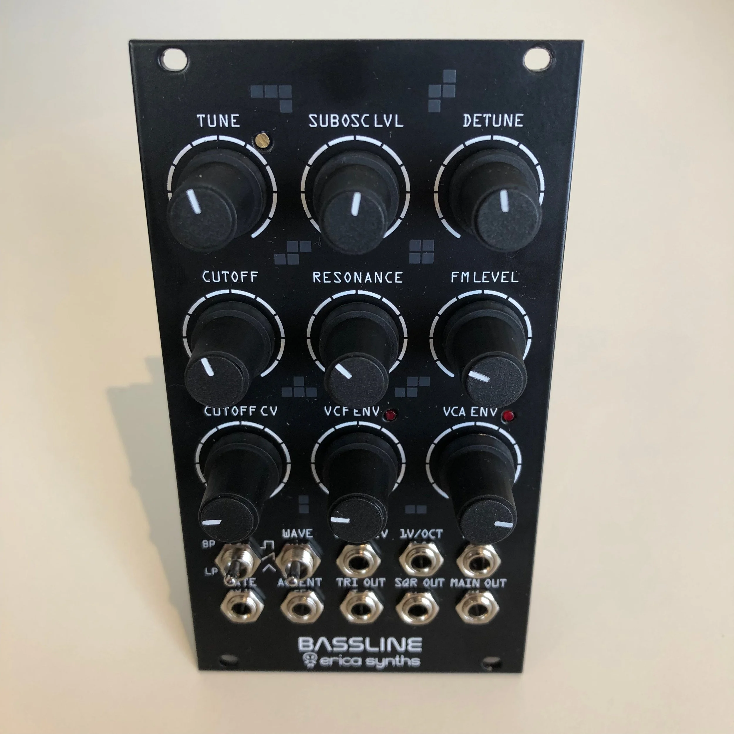 Erica Synth - Bassline