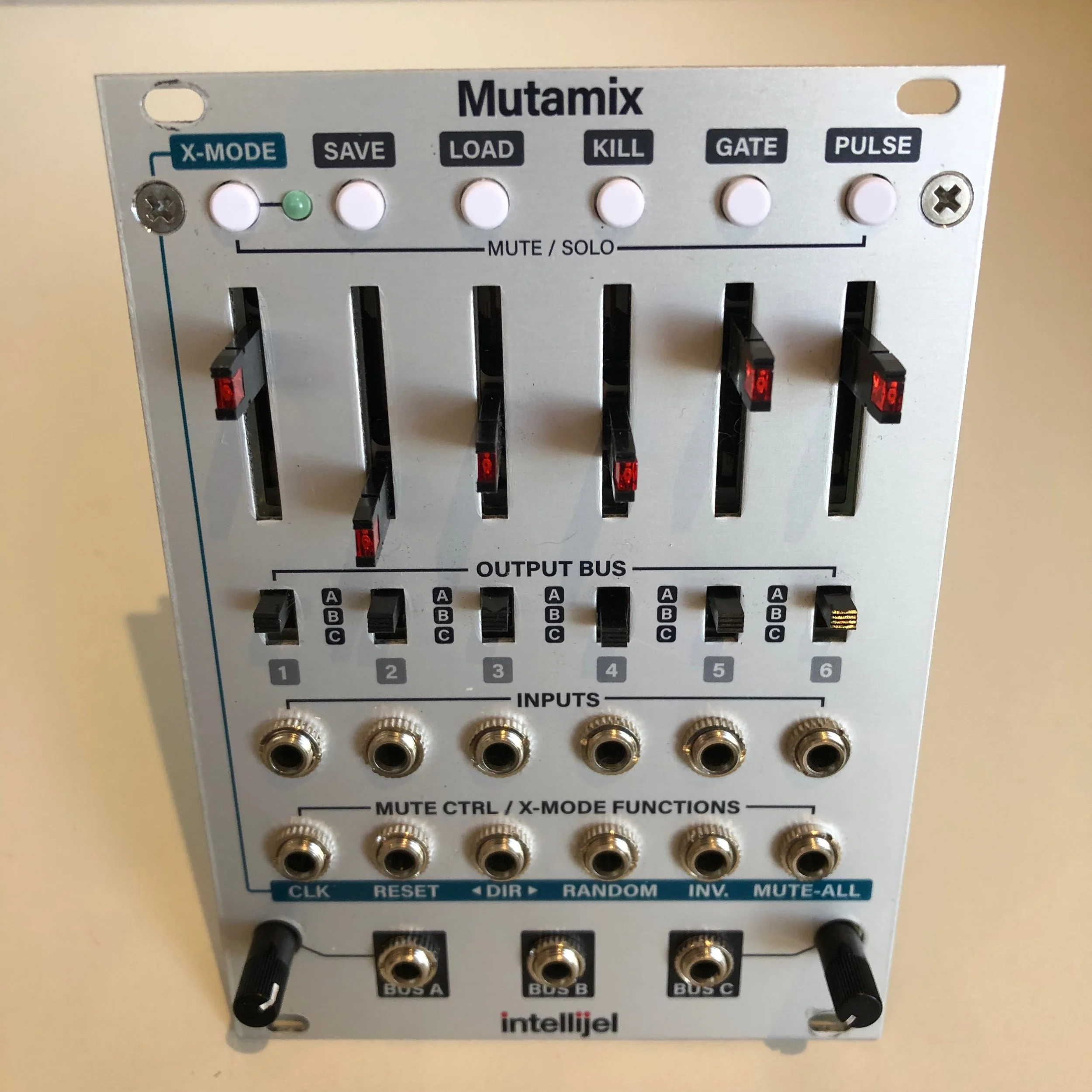 Intellijel - Mutamix