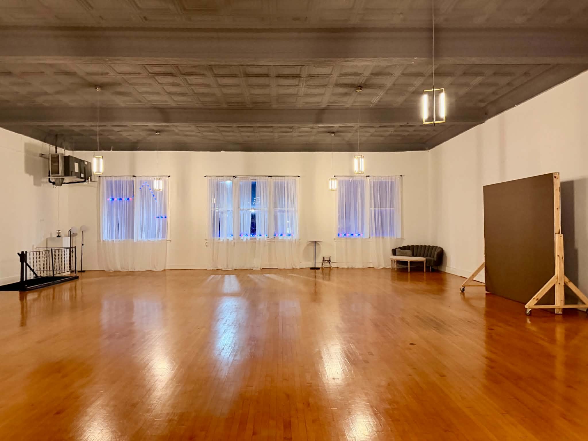 emerald mae photography papillion studio upstairs loft.jpg