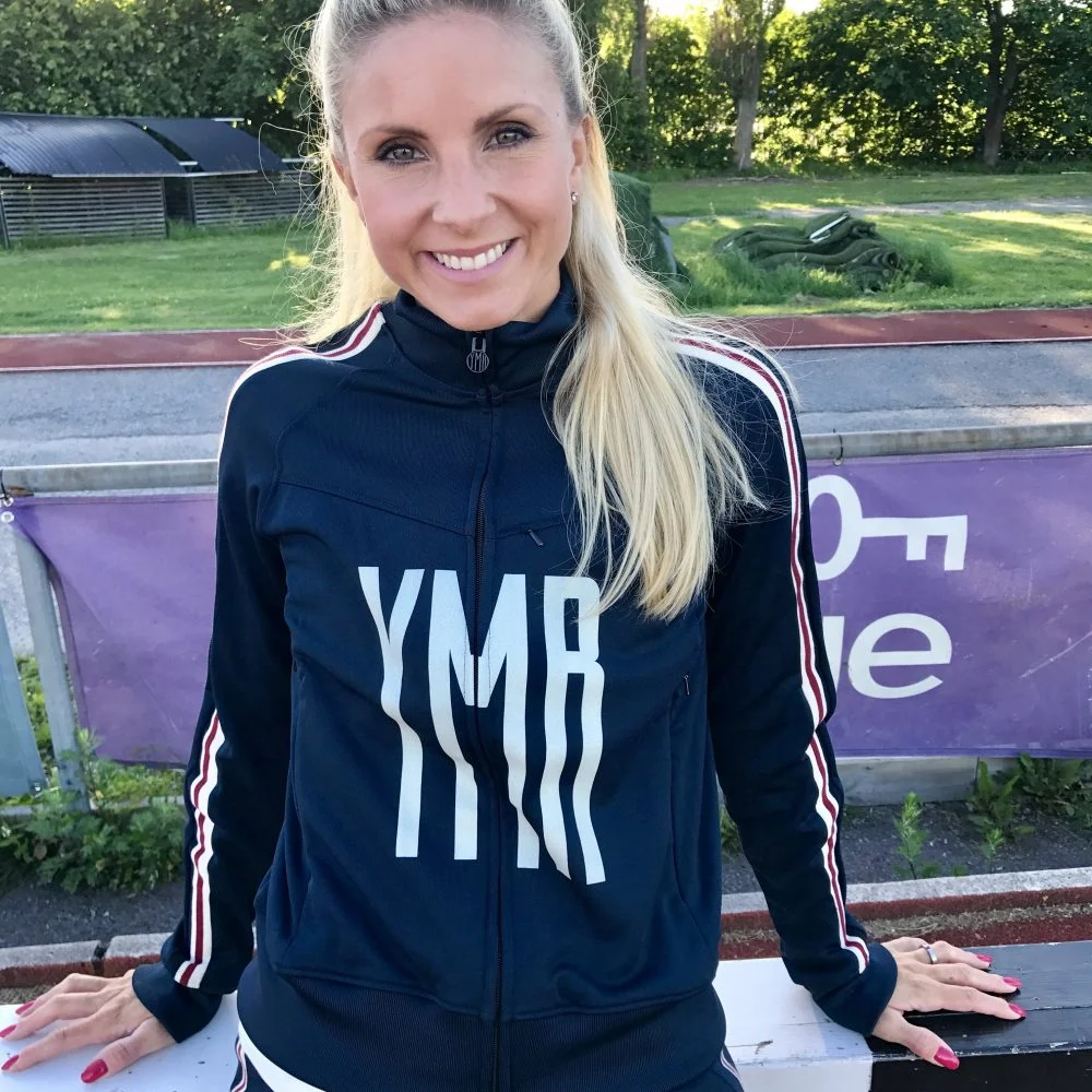 Modell: Malin Marmbrandt , en framgångsrik hoppare av rang. I år är hon den tjej som hoppat allra längst i Sverige i både tresteg och längdhopp och är i toppform.