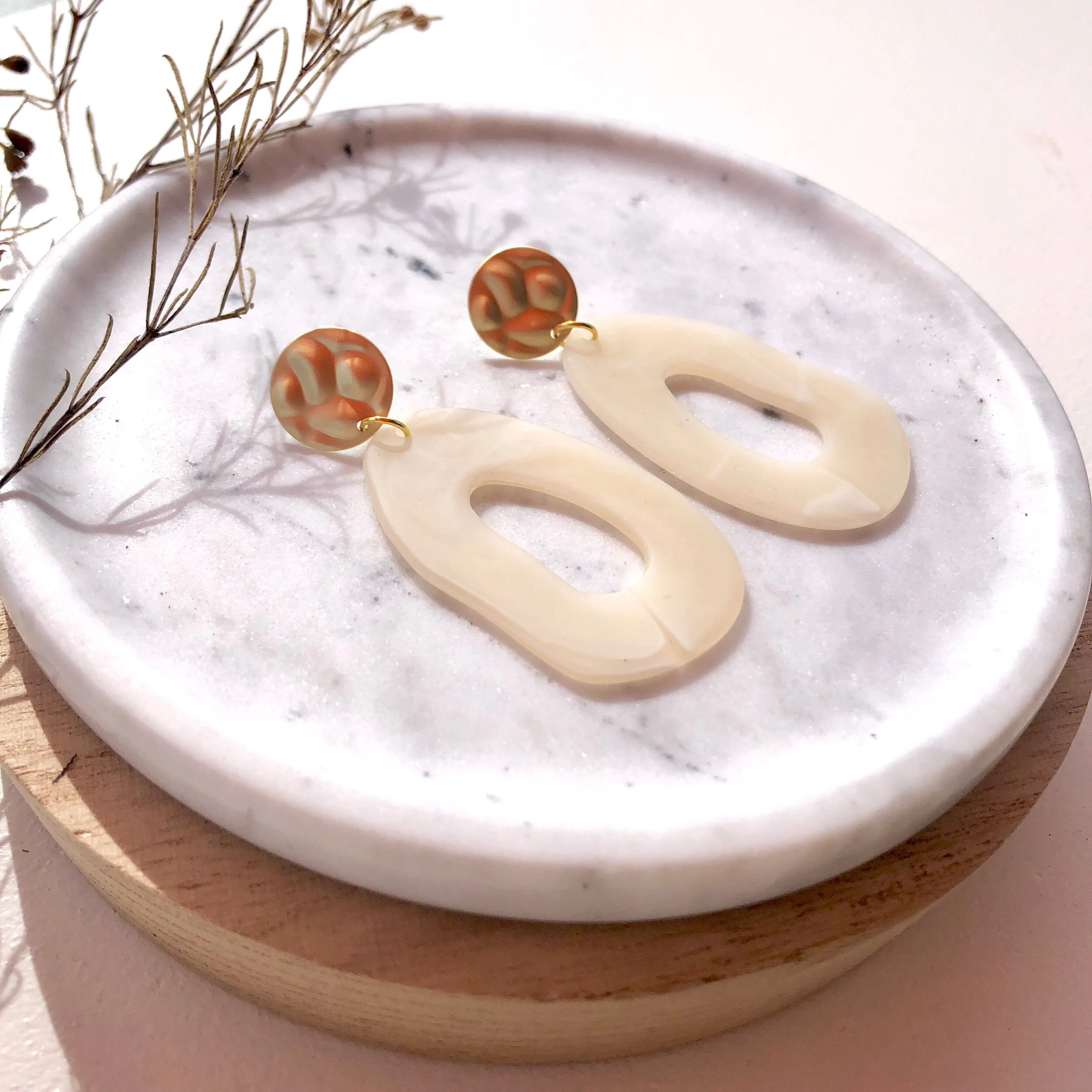 FD3F7B9A-33EE-4F22-953D-F998DBB7C762