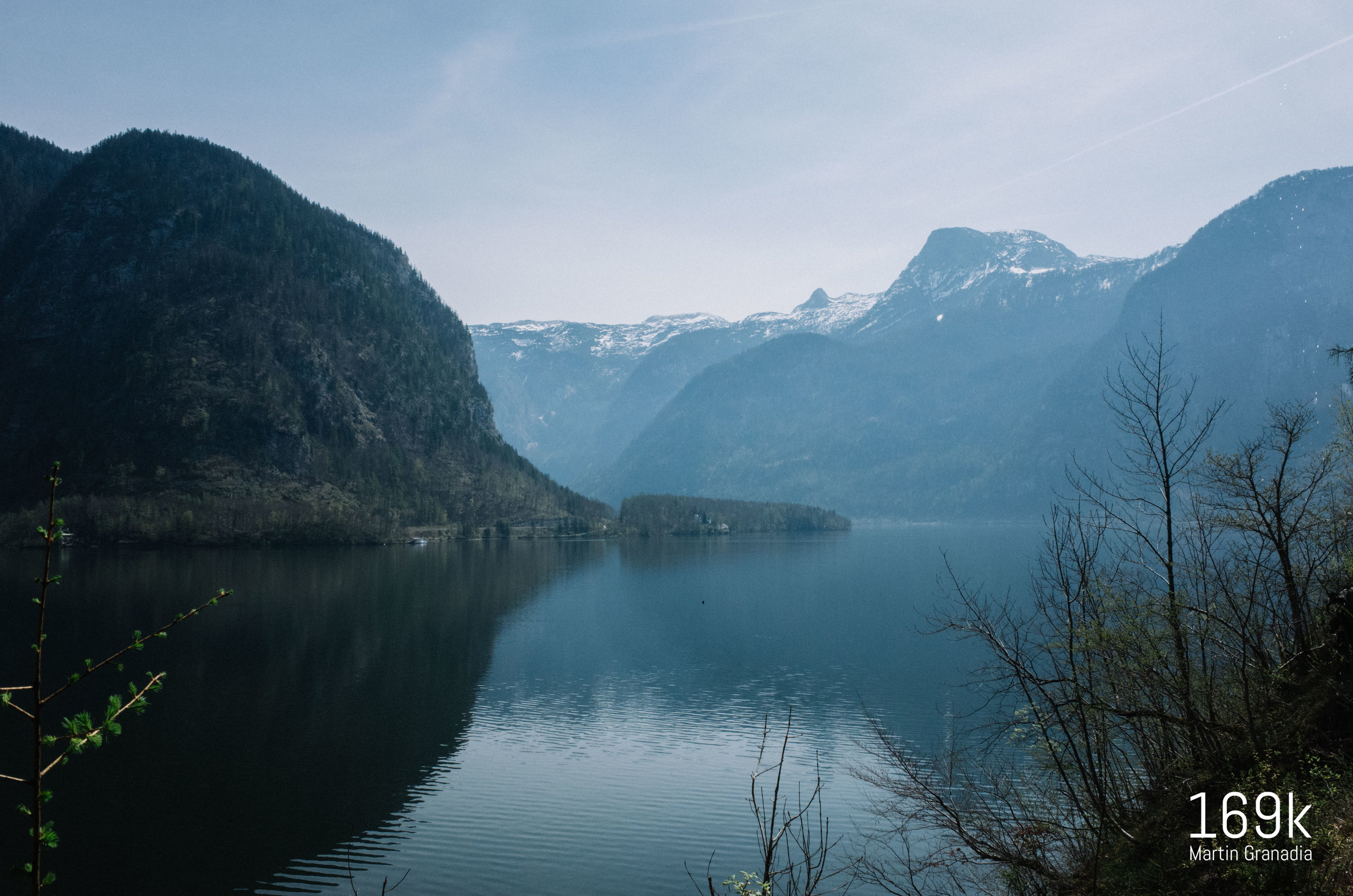 Der Blick zurück über den Hallstätter See - von dort hinten links sind wir gekommen