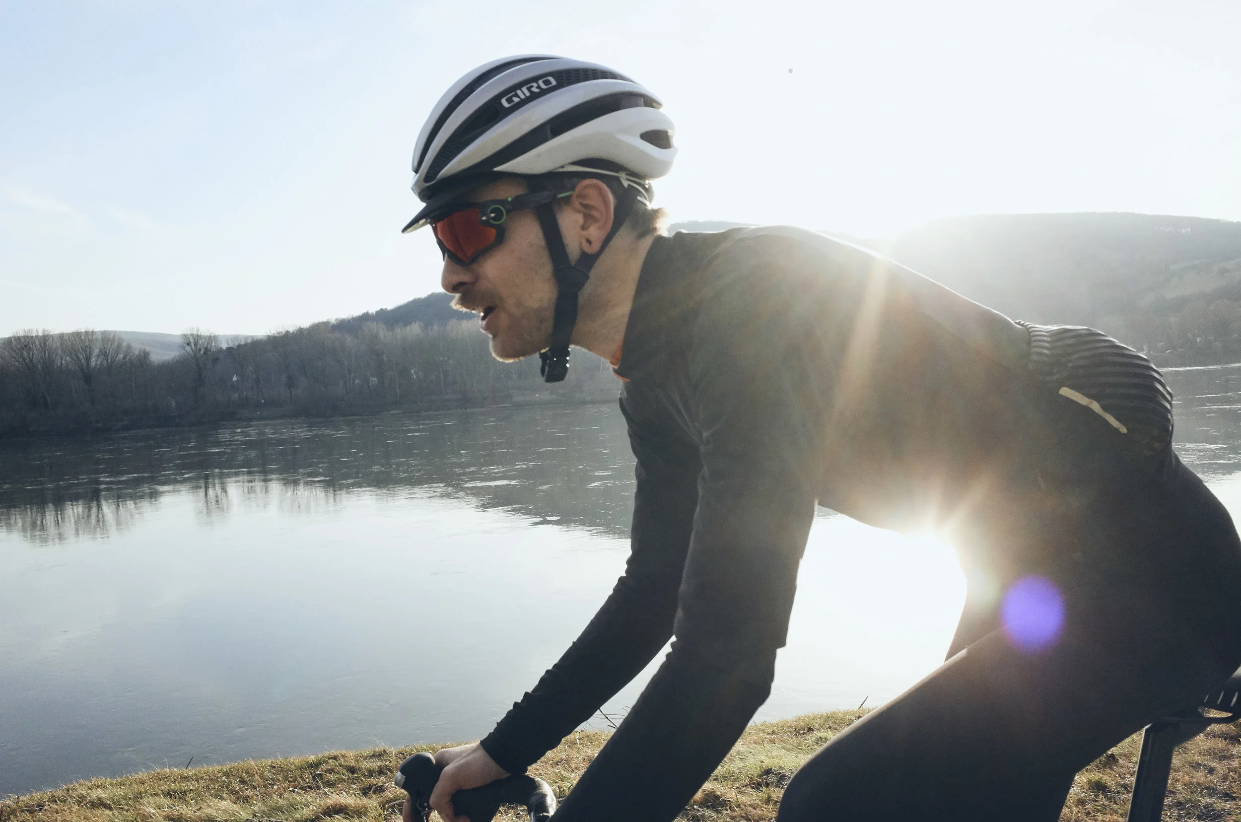 Johannes trägt den Giro Synthe