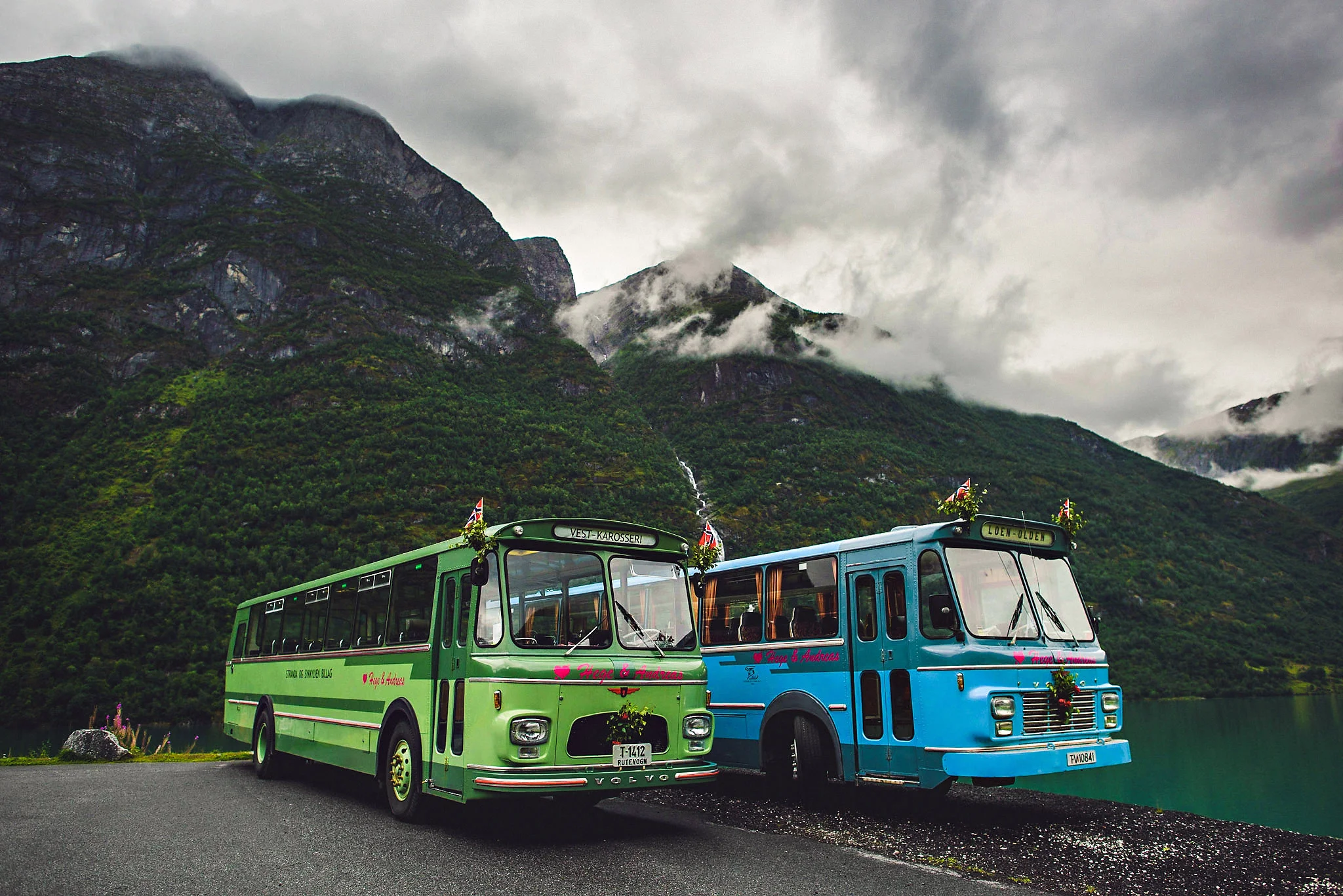 Lei kule busser til å frakte gjestene fra A til B. Foto: Eirik Halvorsen