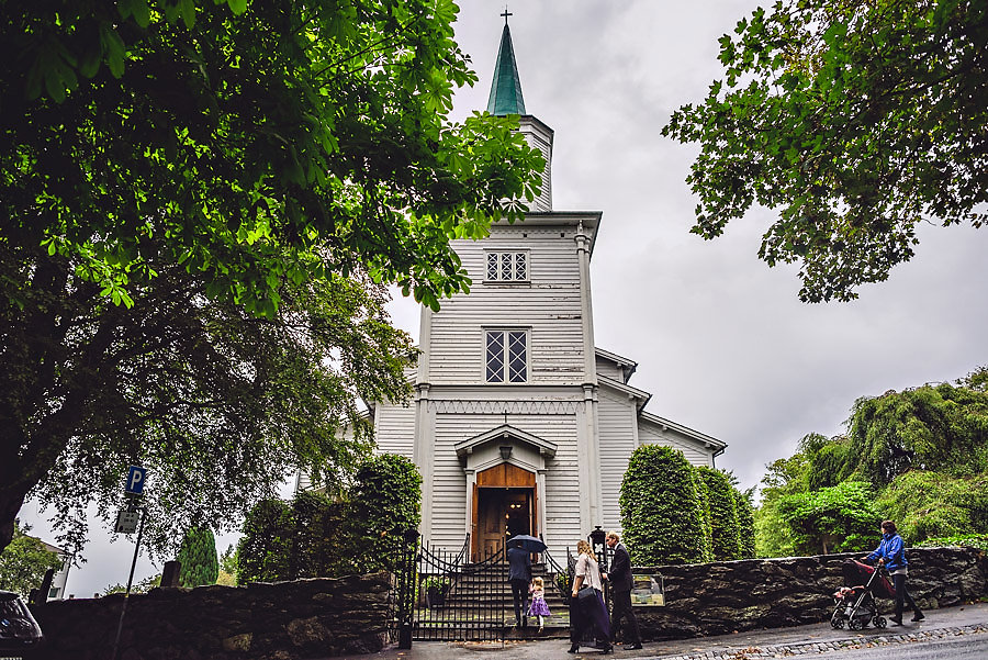 vielse i hetland kirke på storhaug i stavanger bryllupsfotograf