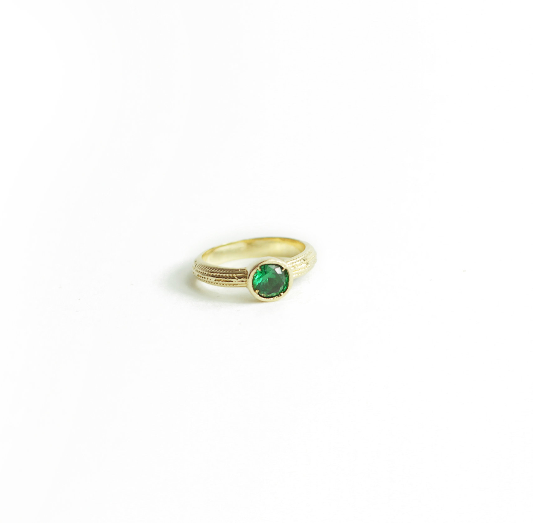 Green Crystal Geb Ring