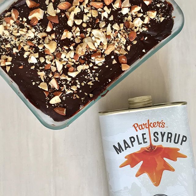 I&rsquo;m not sure if you&rsquo;ve ever tried the @ohsheglows fudge recipe, but I promise you it&rsquo;s one of the best things you&rsquo;ll ever taste! The key ingredient is for sure maple syrup, and it doesn&rsquo;t get any better than @parkersreal