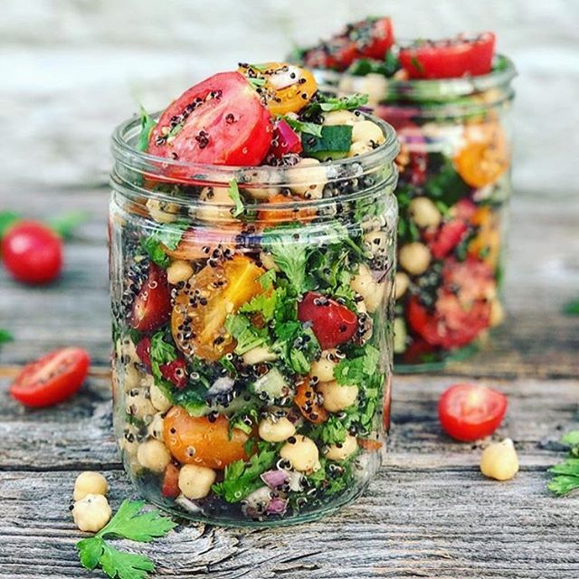 Could not think of a better way to bring in the summer and the weekend than with this salad! Perfect for on the go and to bring to work. Mason jars are incredible!! What do you fill your mason jars with!? 🥗
&bull;
&bull;
&bull;
&bull;
&bull;
#veganf