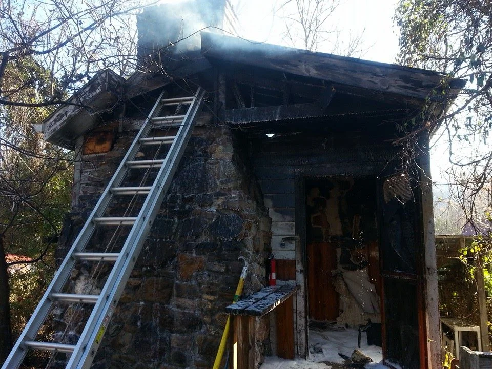 Blue Ridge Pig's Smokehouse Fire