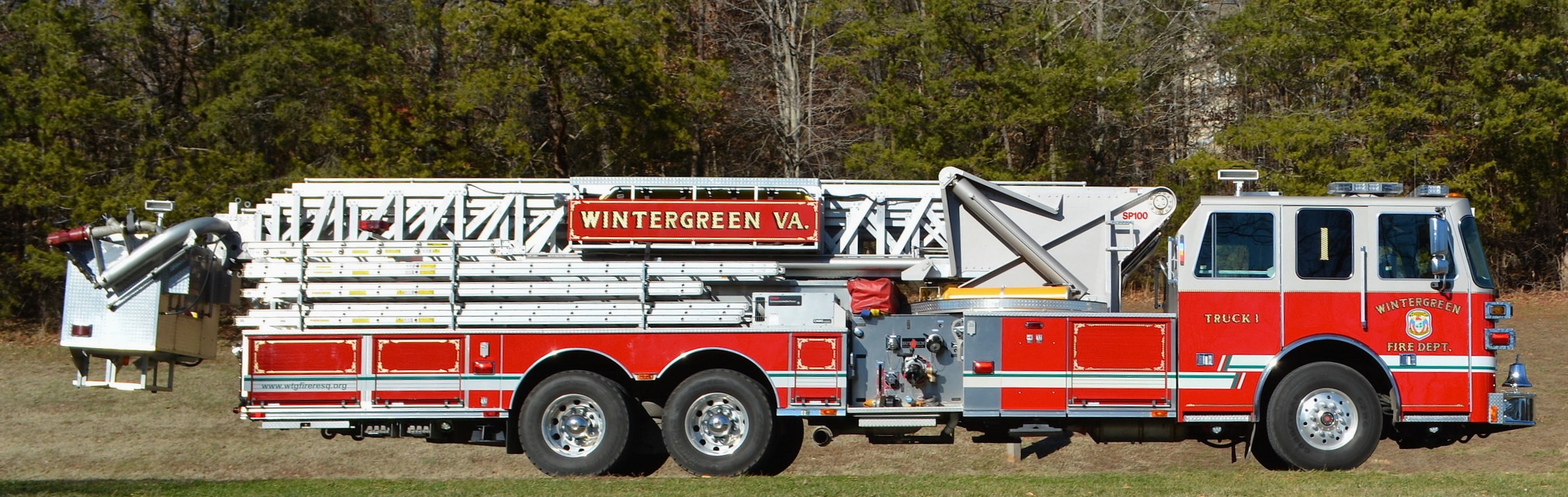 Truck 61 - 2008 Sutphen SP 100 Monarch Chassis, 2000 gpm Hale Pump, Detroit Series 60 515hp motor, Remote control nozzle, All-Wheel Drive rear on demand, 100% LED lighting, 500 gallons of water, Automatic Snow Chains.