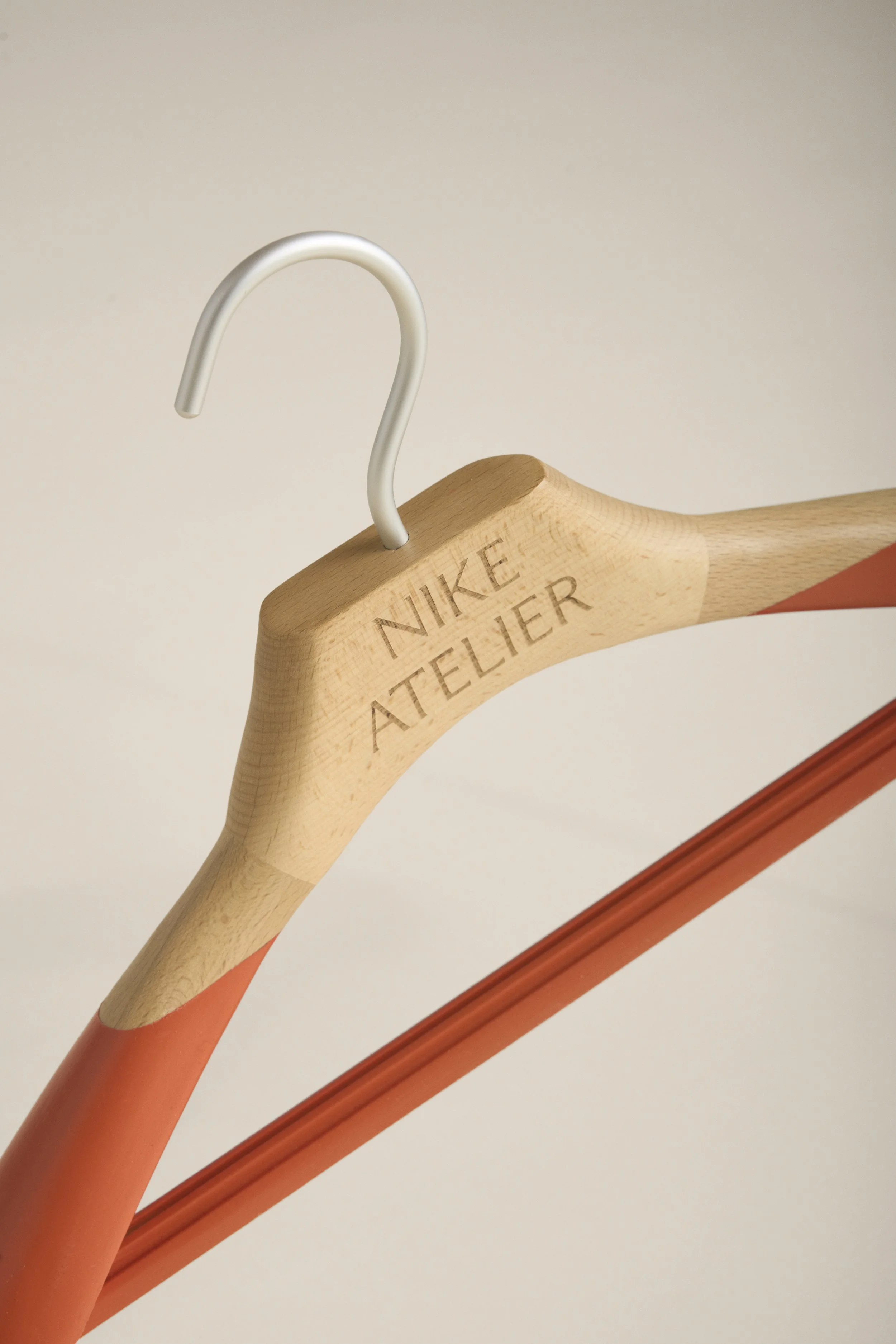 FA25_ATELIER_x_MARIA_SHARAPOVA_HANGER_V6_V1a.jpg