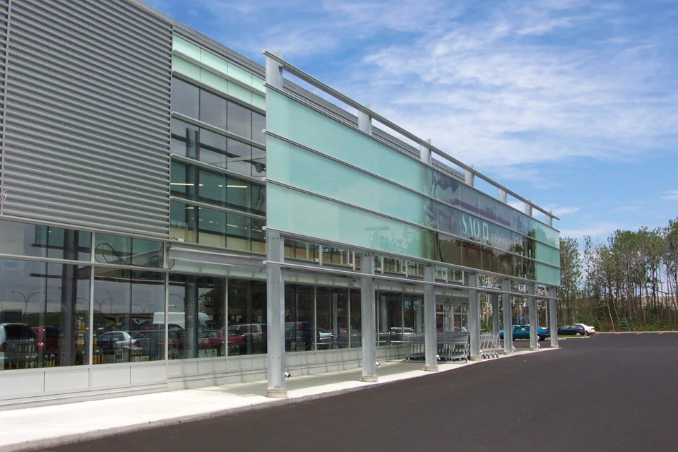 SAQ - Centre de distribution de Québec Année : 2002 | Budget: 9M$