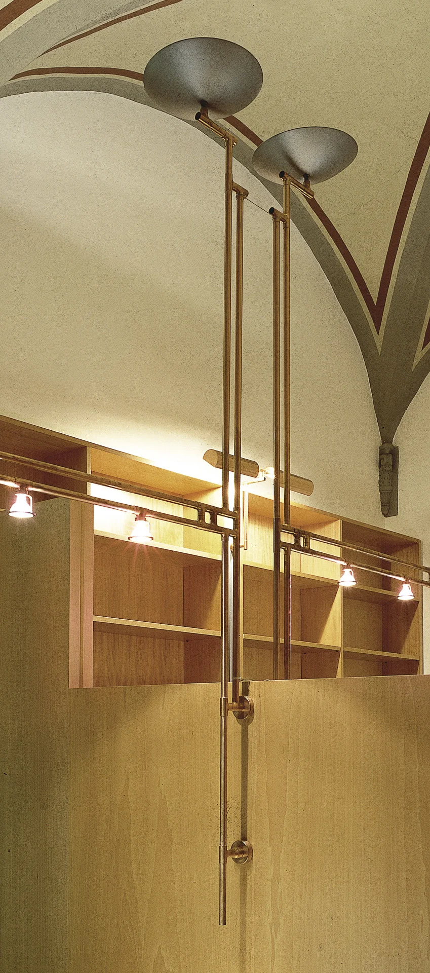 LAMP-WAL-01.jpg