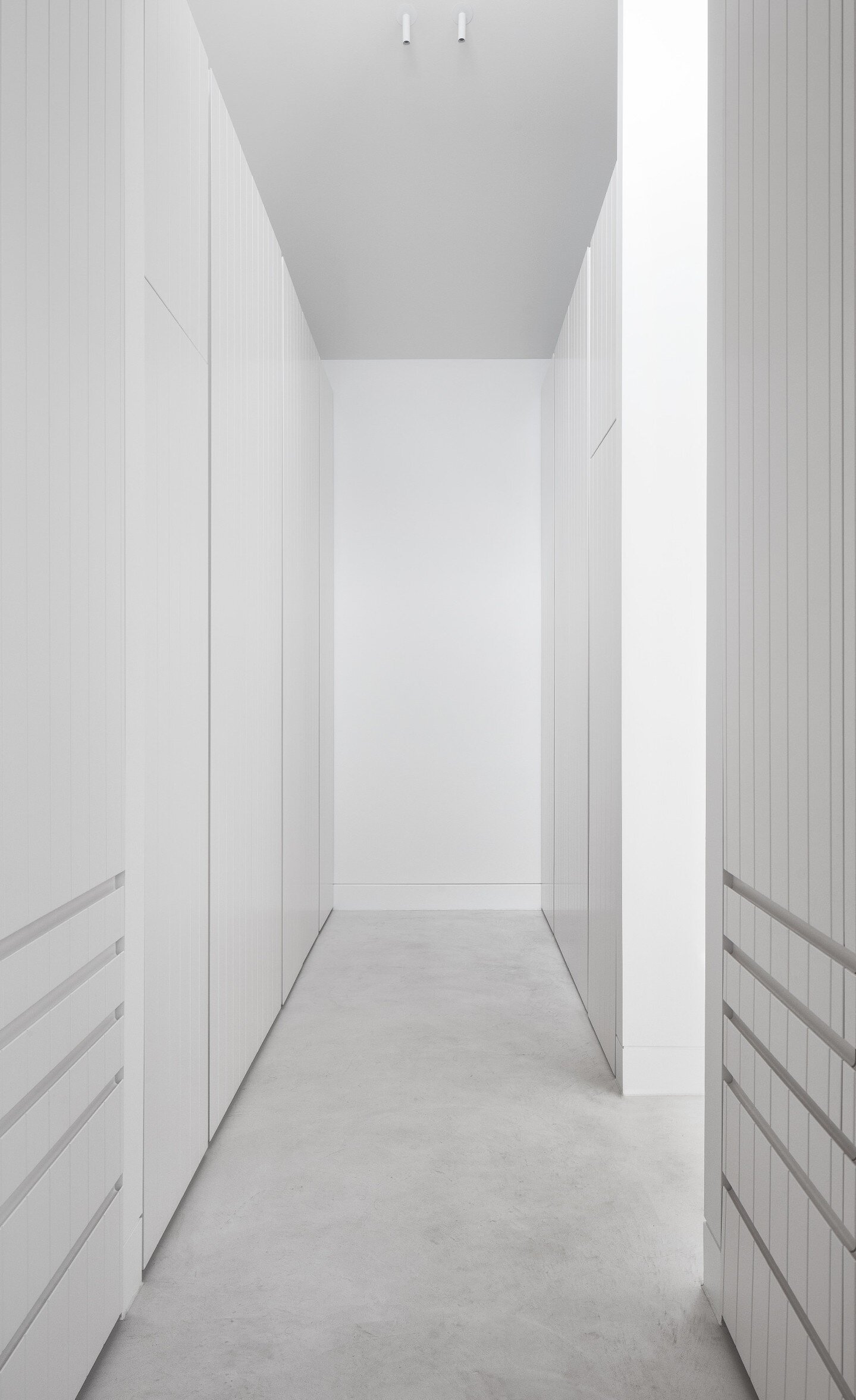 A range of different surfaces in an all-white palette creates a seamless uniformity at J318.

A&amp;D @cerastribley
Photography @emily_bartlett_photography