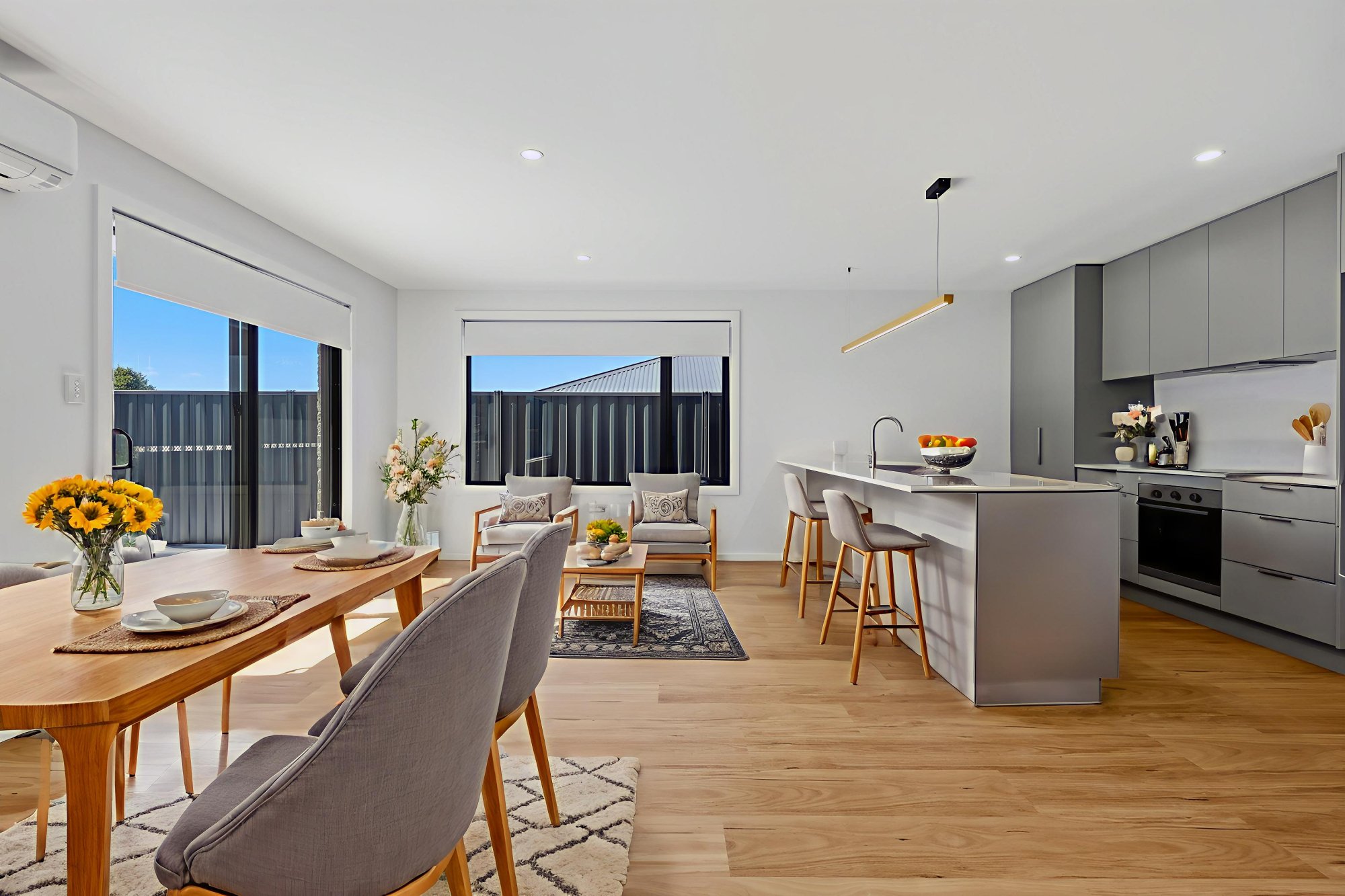 11_Leeman_Court_Riverside-10_40---Dining.jpg
