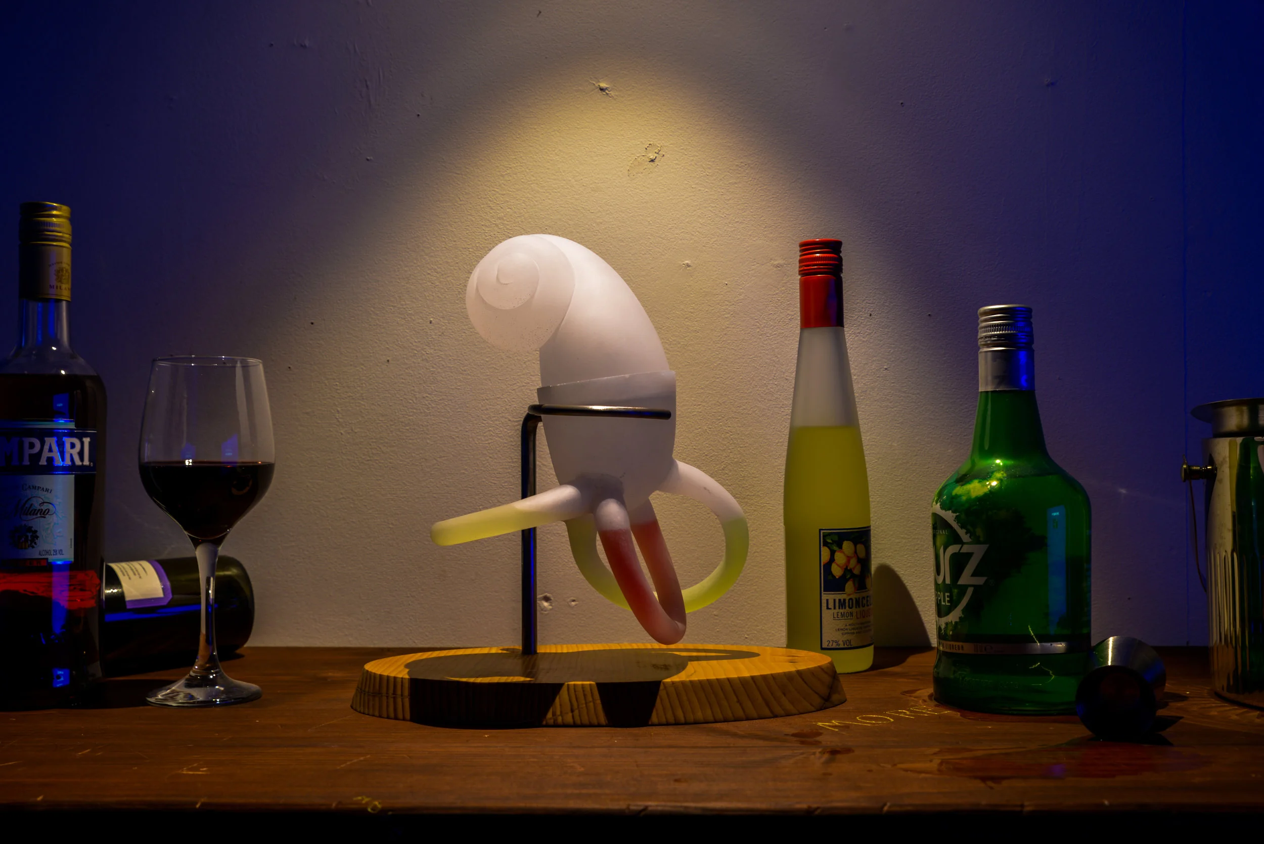 installation detail “semi-circular canal of cocktail shaker“