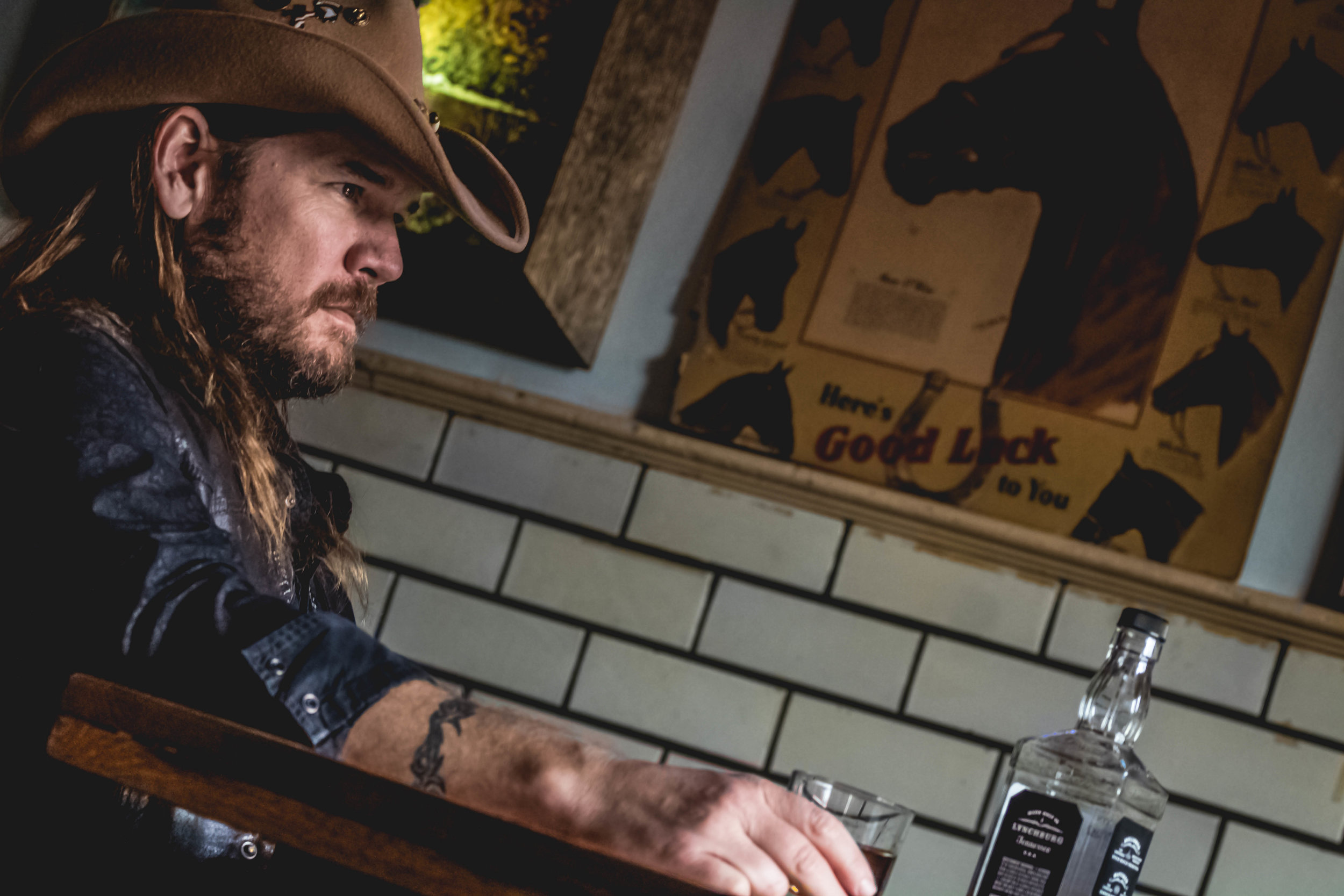 The Daily Country -  Song Premiere: Craig Gerdes "Smokin', Drinkin' & Gamblin'" 